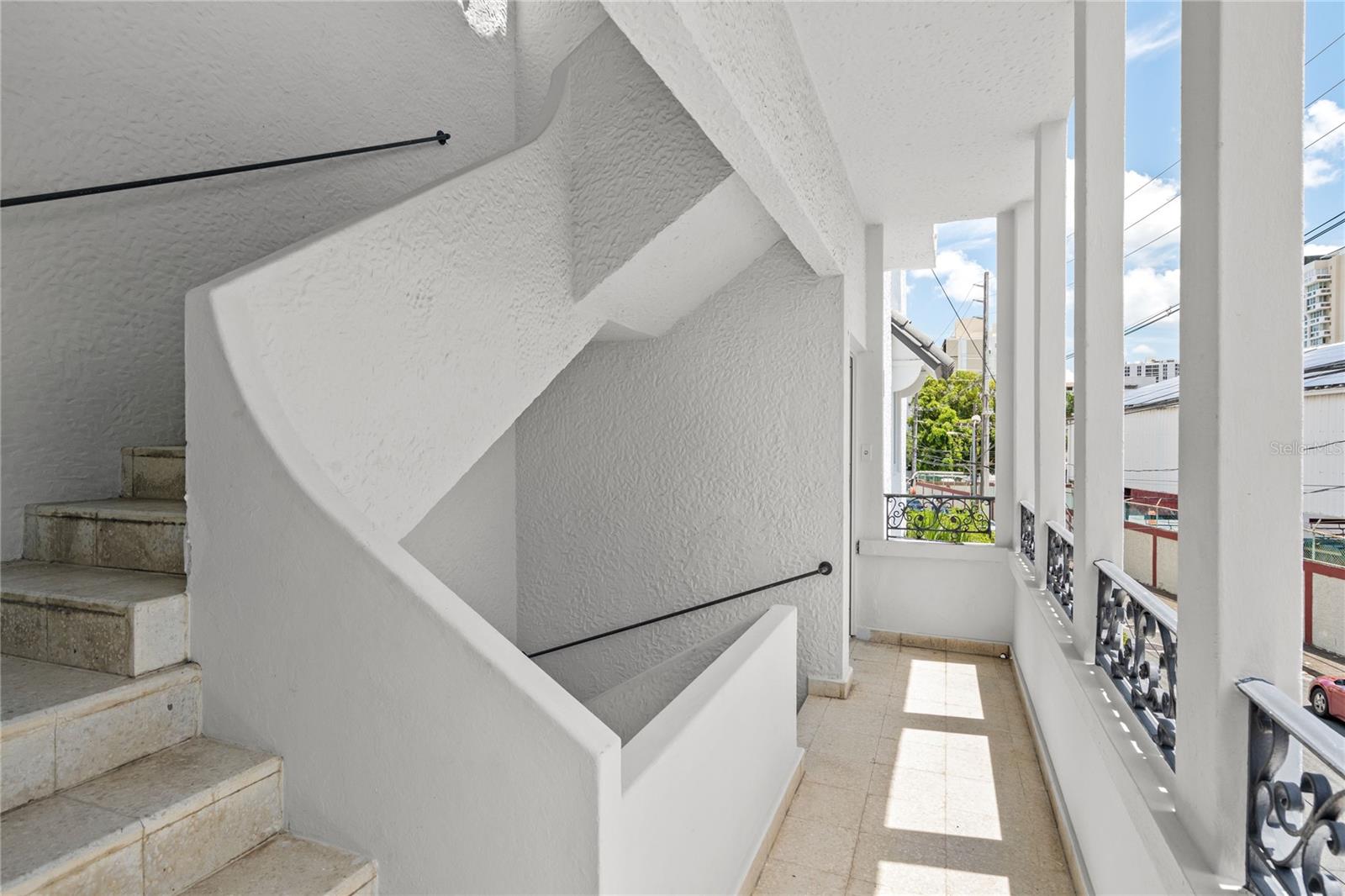 107 Taft #5 Property Photo 2
