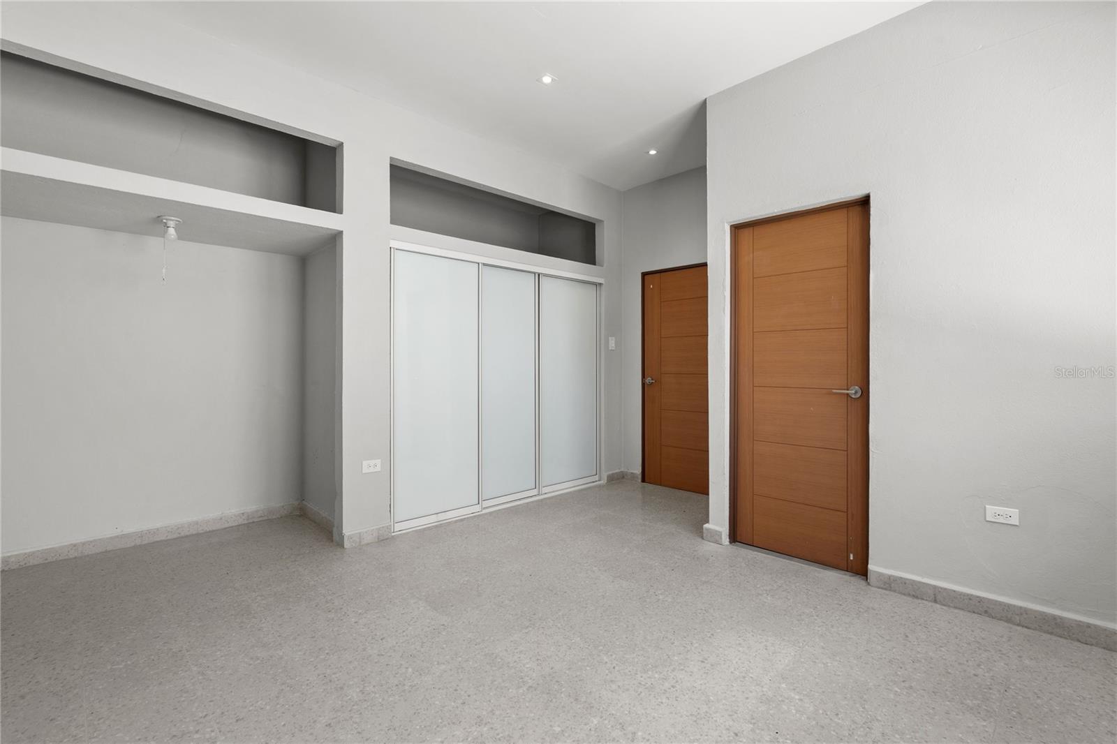 107 Taft #5 Property Photo 12