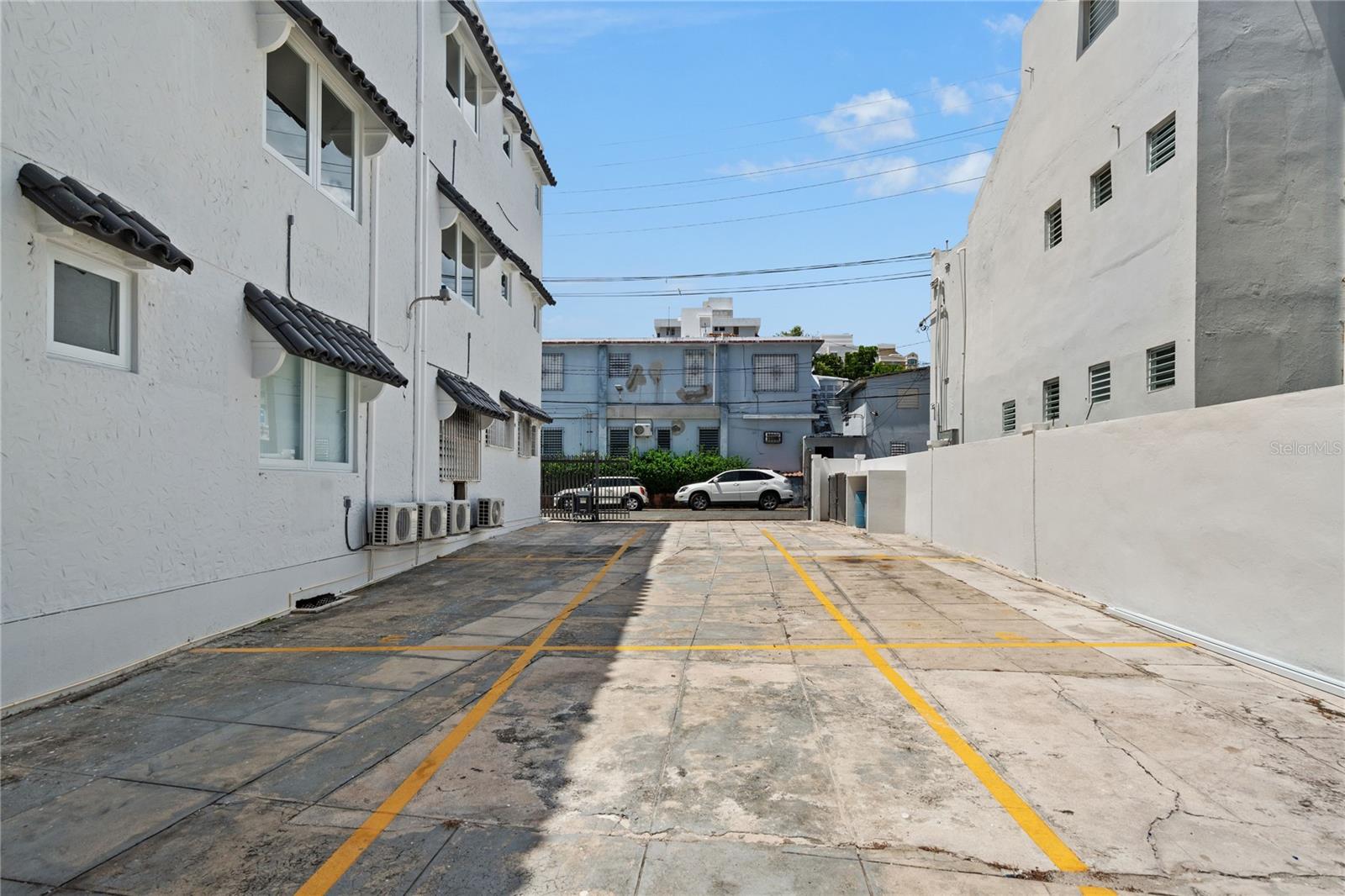 107 Taft #5 Property Photo 16