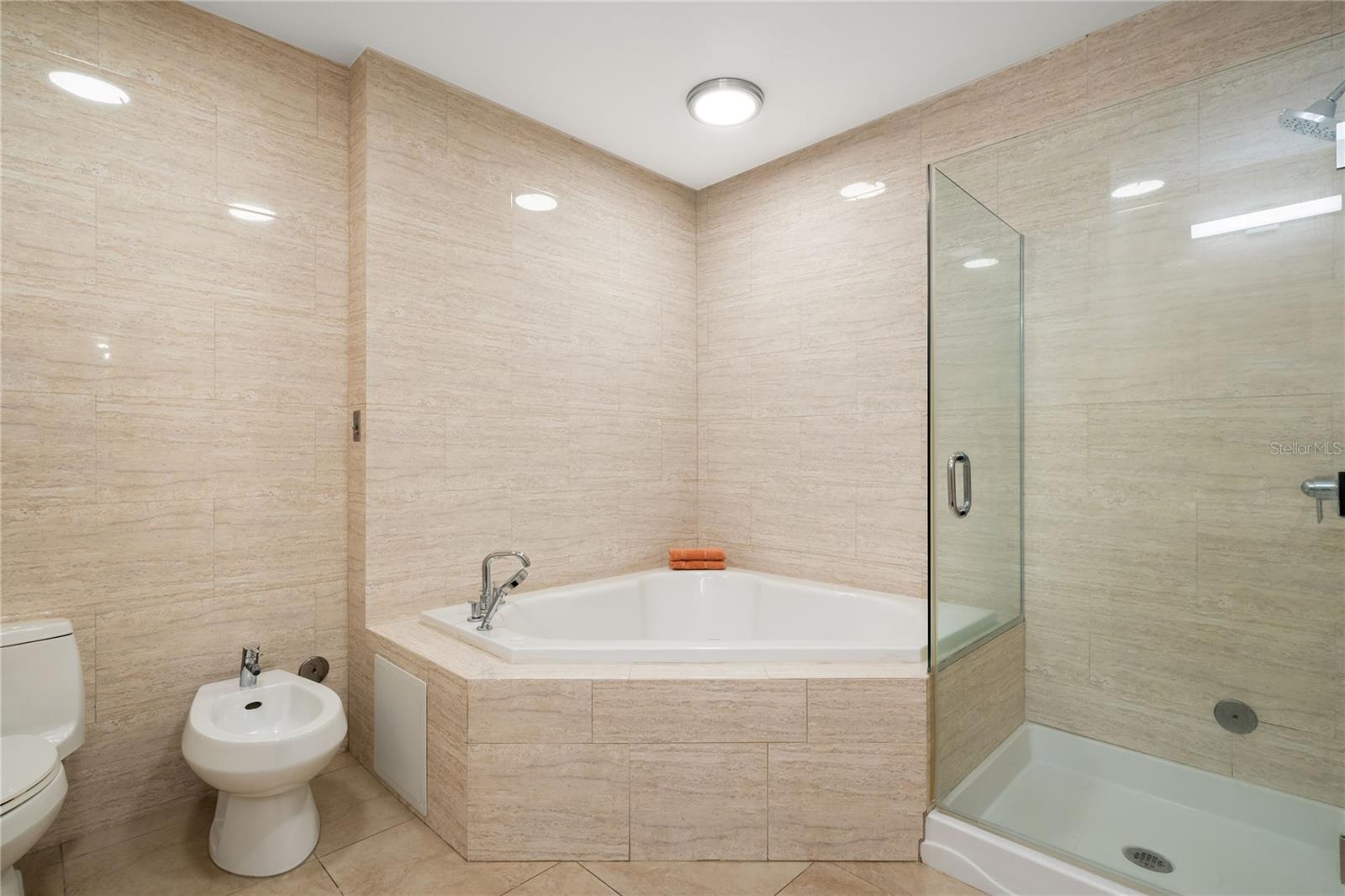 120 Chardon Ave #302 Property Photo 16