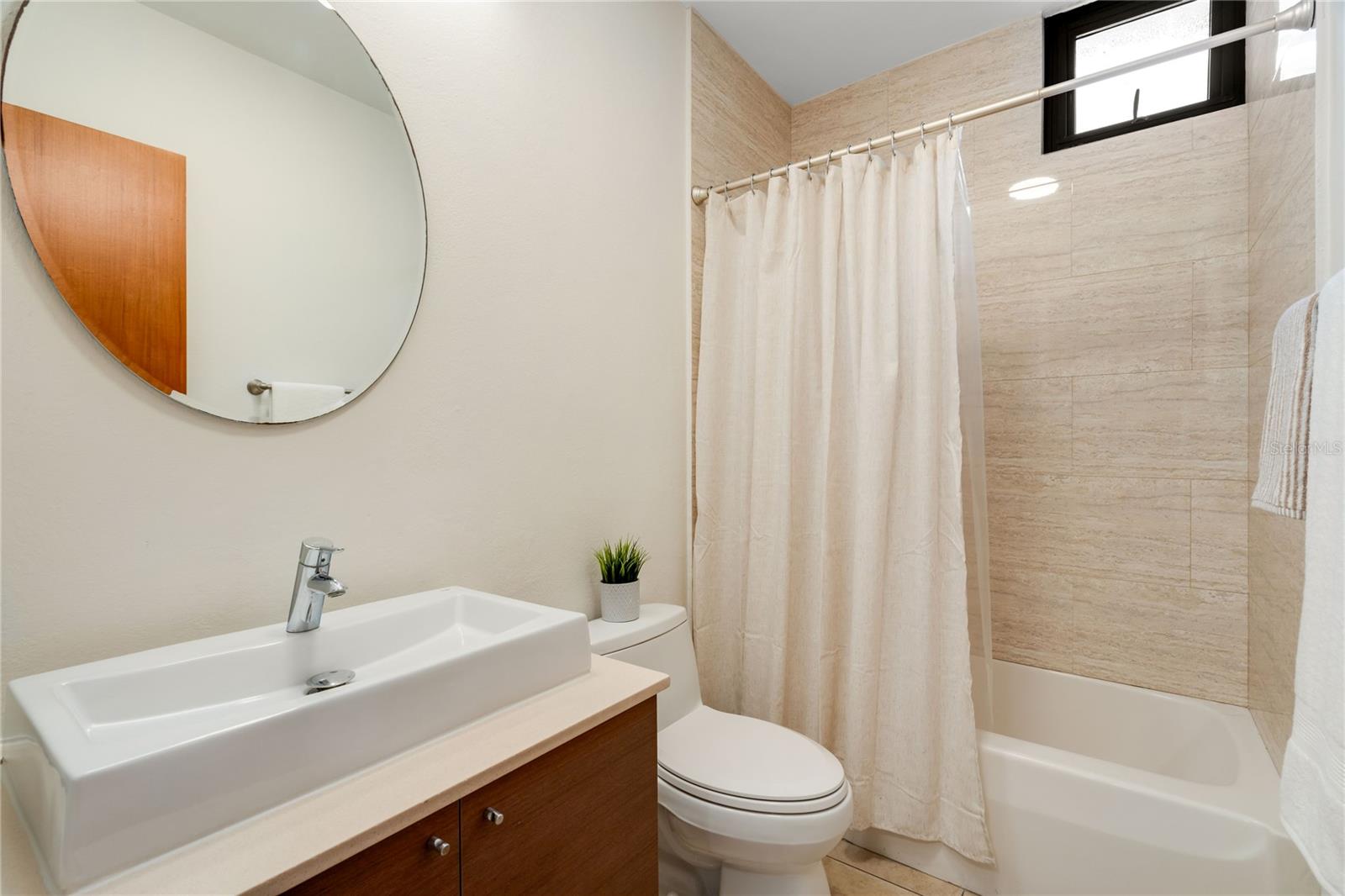 120 Chardon Ave #302 Property Photo 20