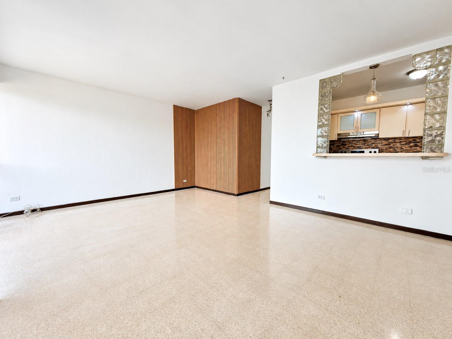 274 Calle Uruguay #202 Property Photo 4