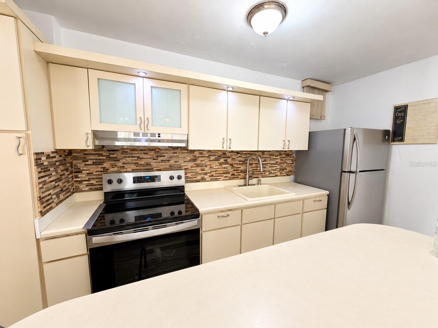 274 Calle Uruguay #202 Property Photo 5