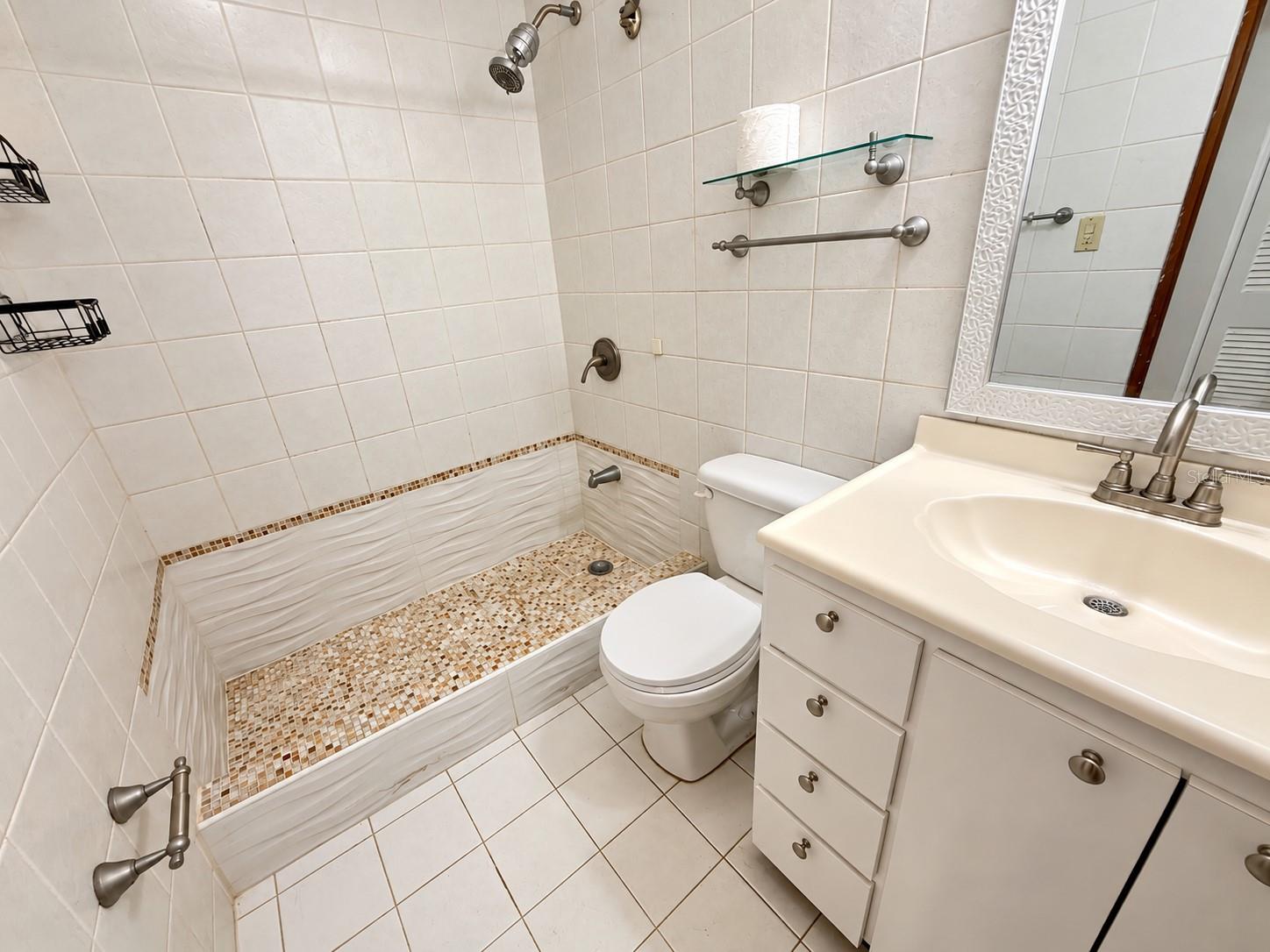 274 Calle Uruguay #202 Property Photo 9