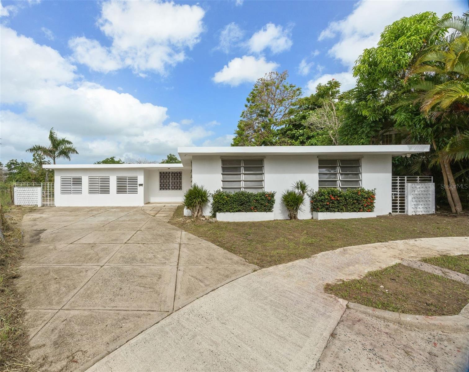 5 Toledo St Property Photo 2