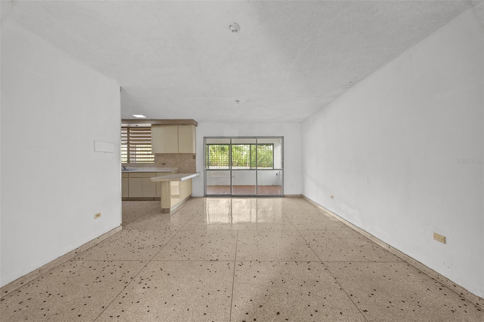 5 Toledo St Property Photo 5
