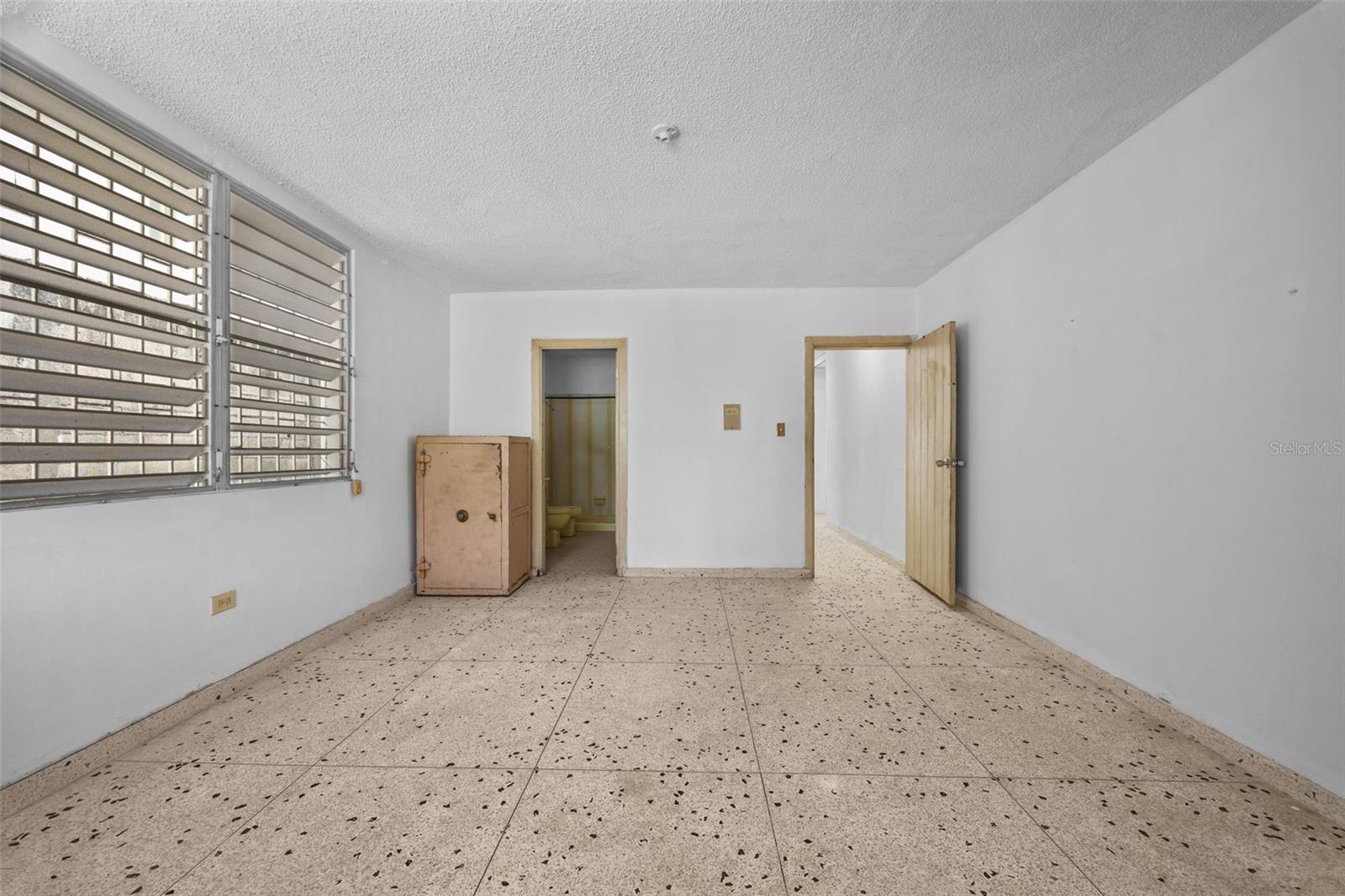 5 Toledo St Property Photo 11