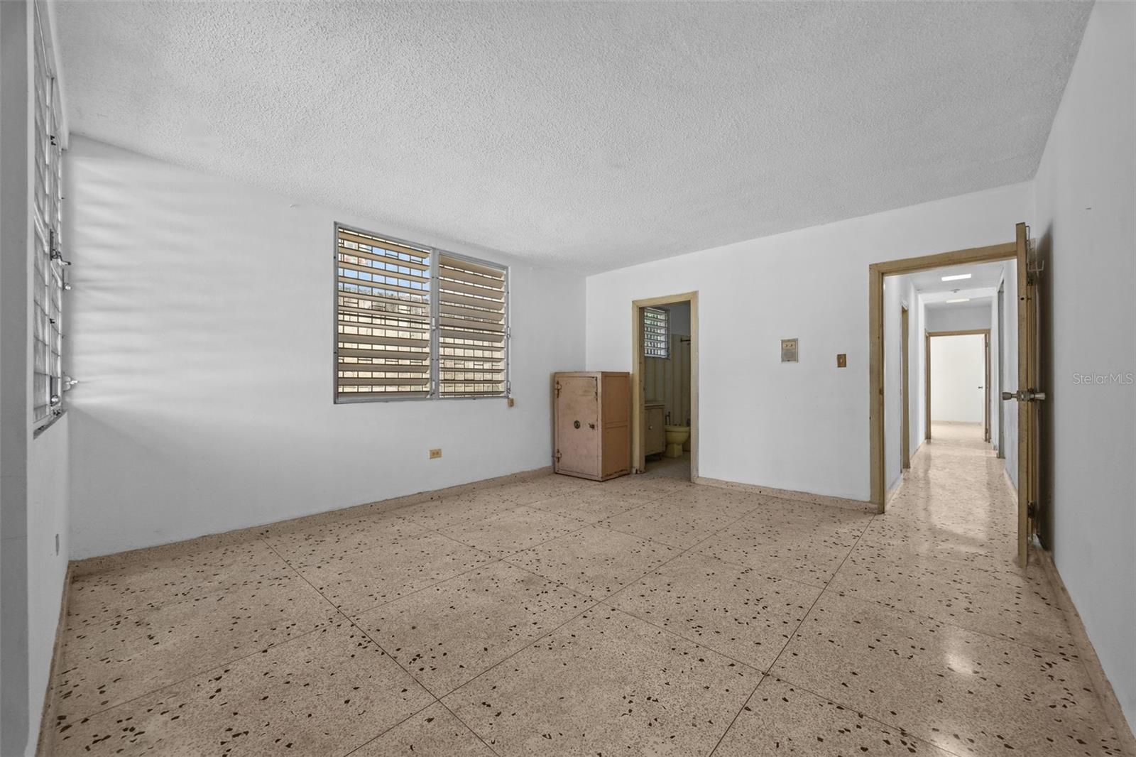 5 Toledo St Property Photo 13