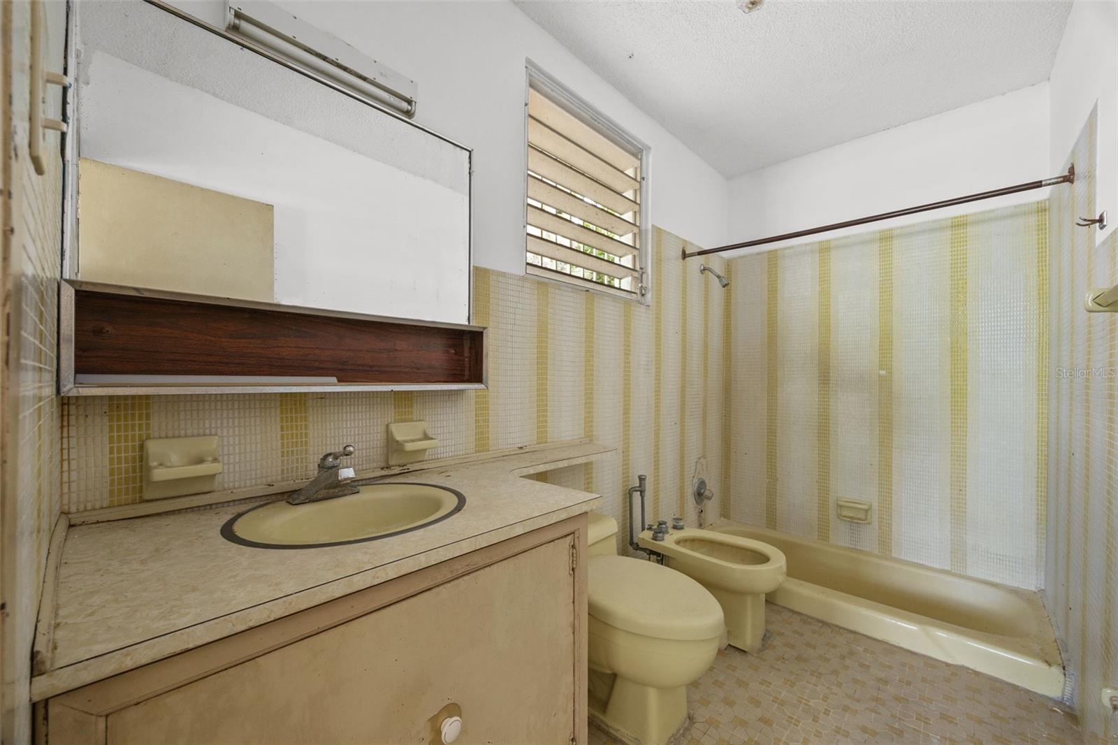 5 Toledo St Property Photo 14