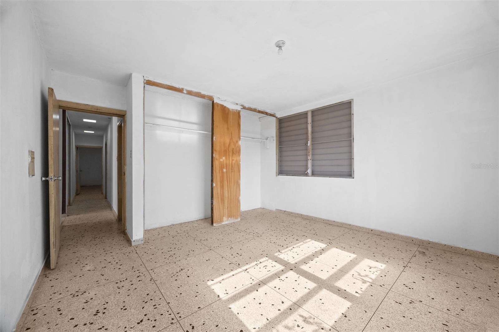 5 Toledo St Property Photo 15