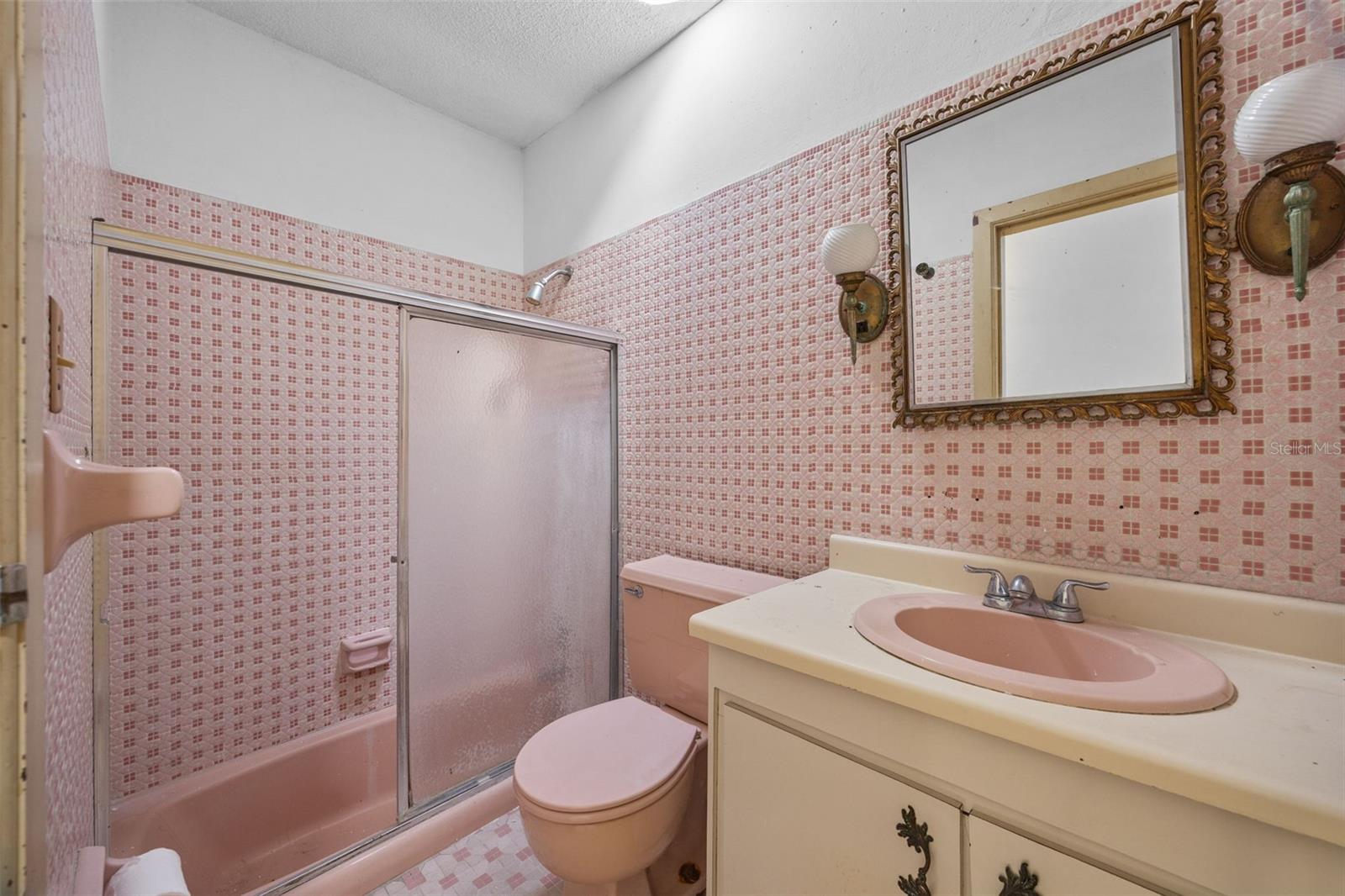 5 Toledo St Property Photo 18