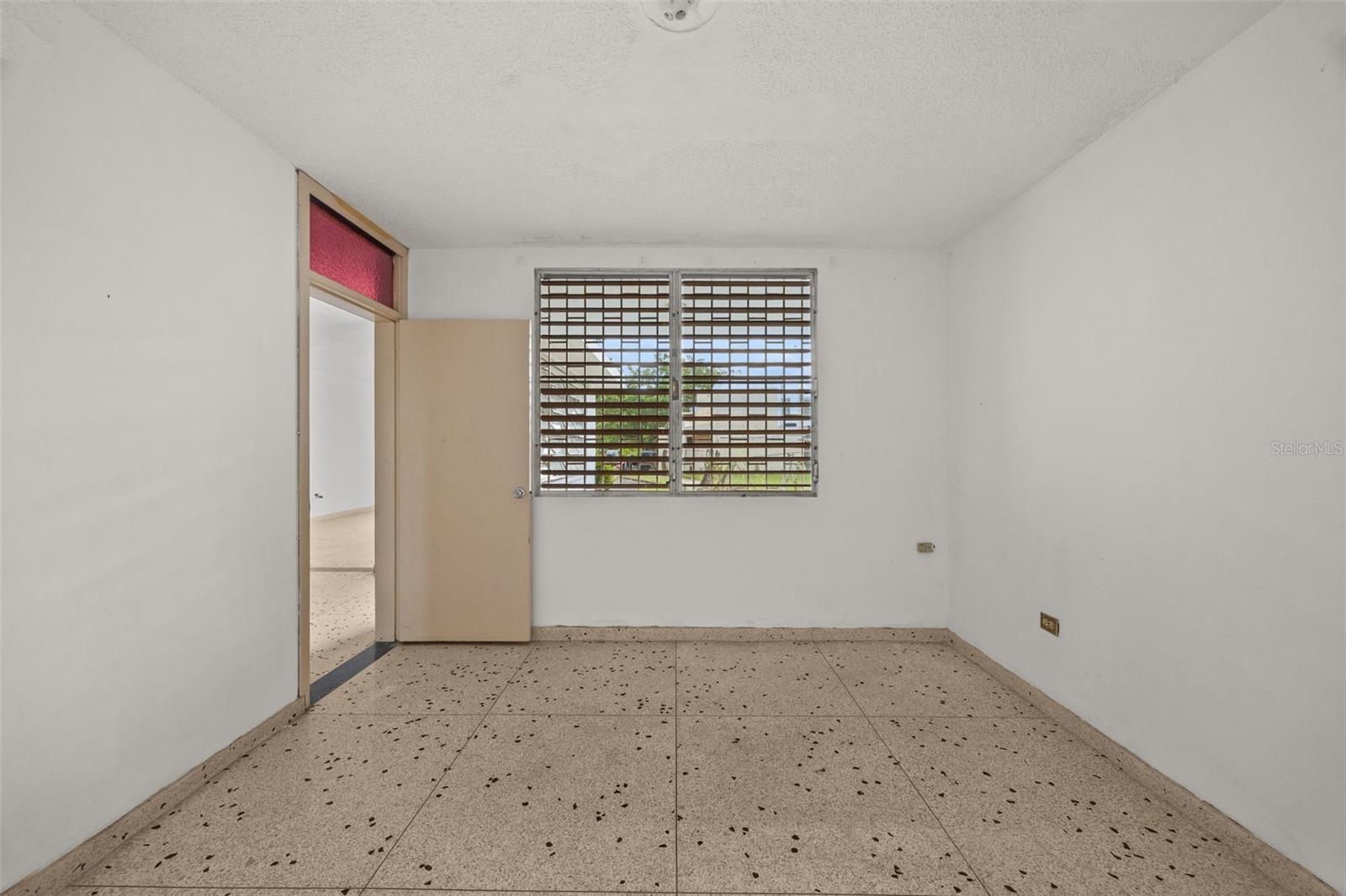 5 Toledo St Property Photo 20