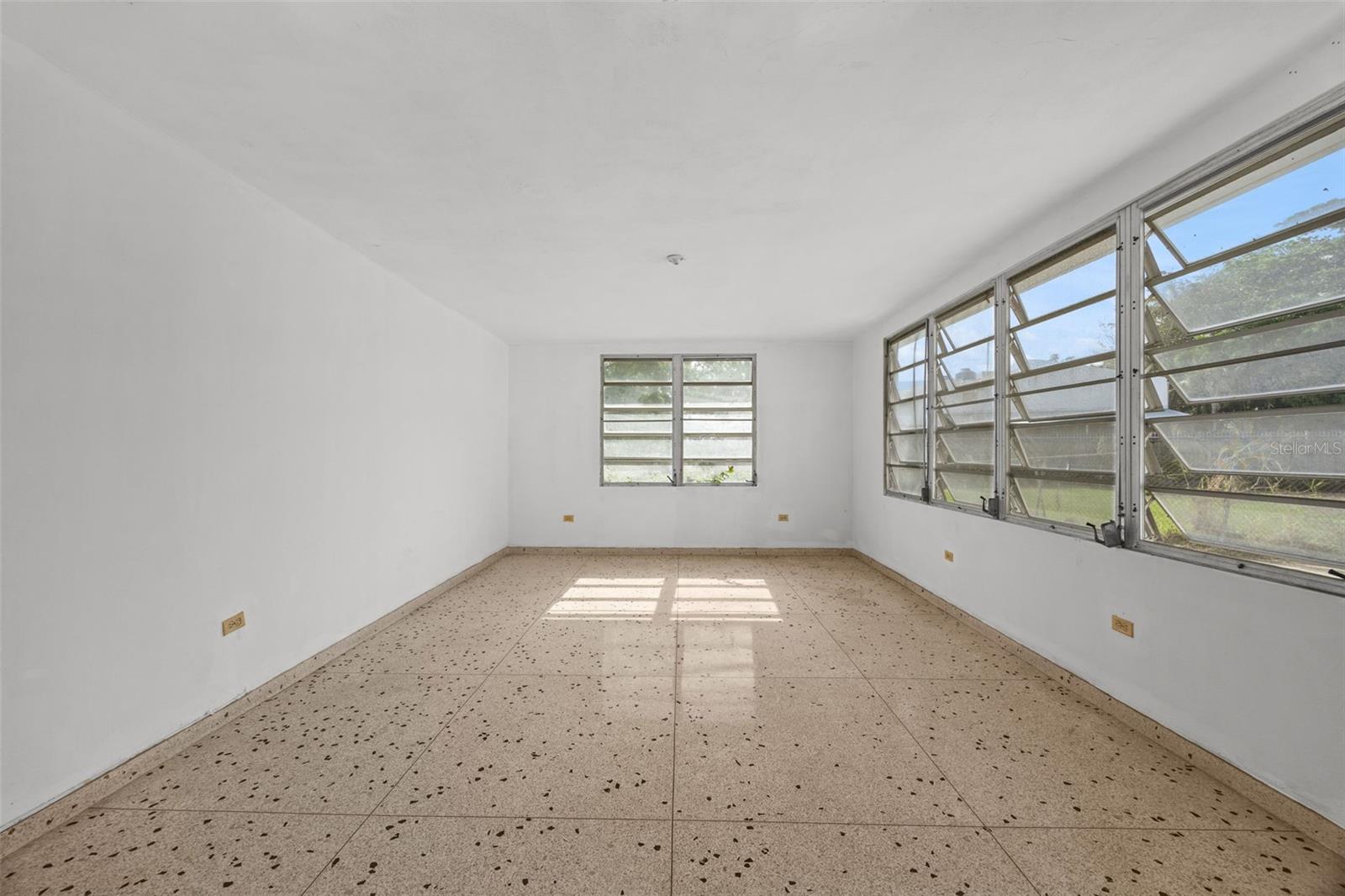 5 Toledo St Property Photo 22