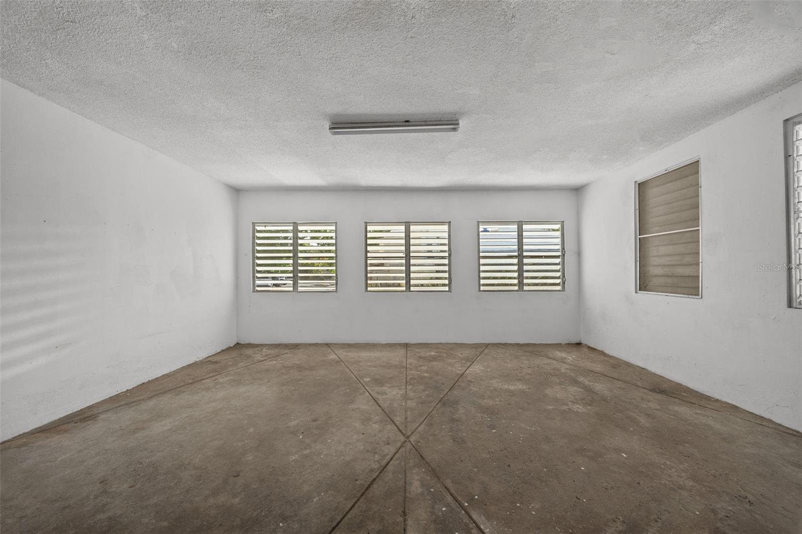 5 Toledo St Property Photo 23