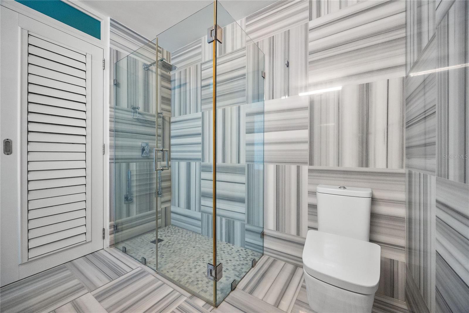 890 Ashford #8a Property Photo 14