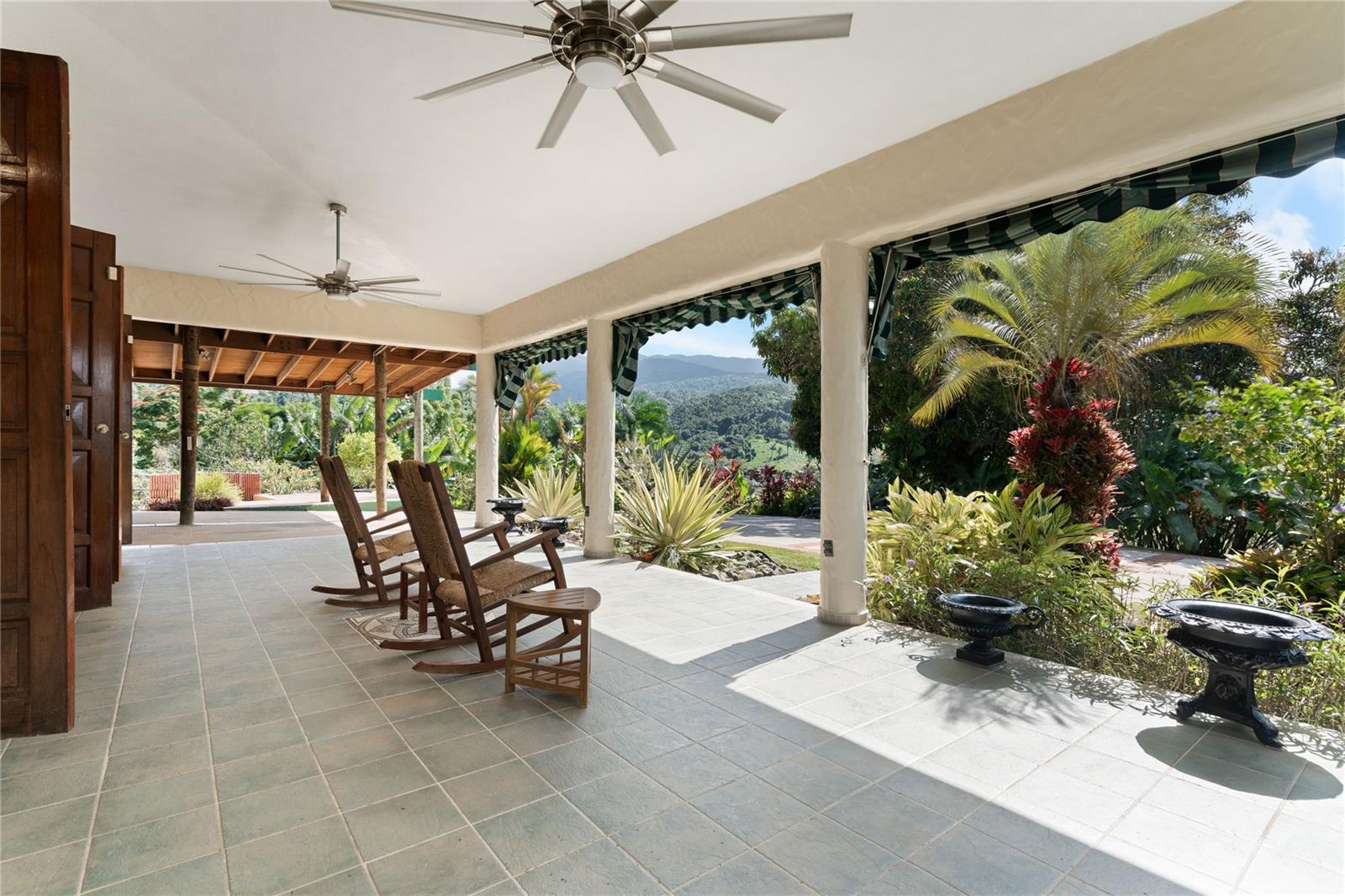 59 Reina Isabel Property Photo 3