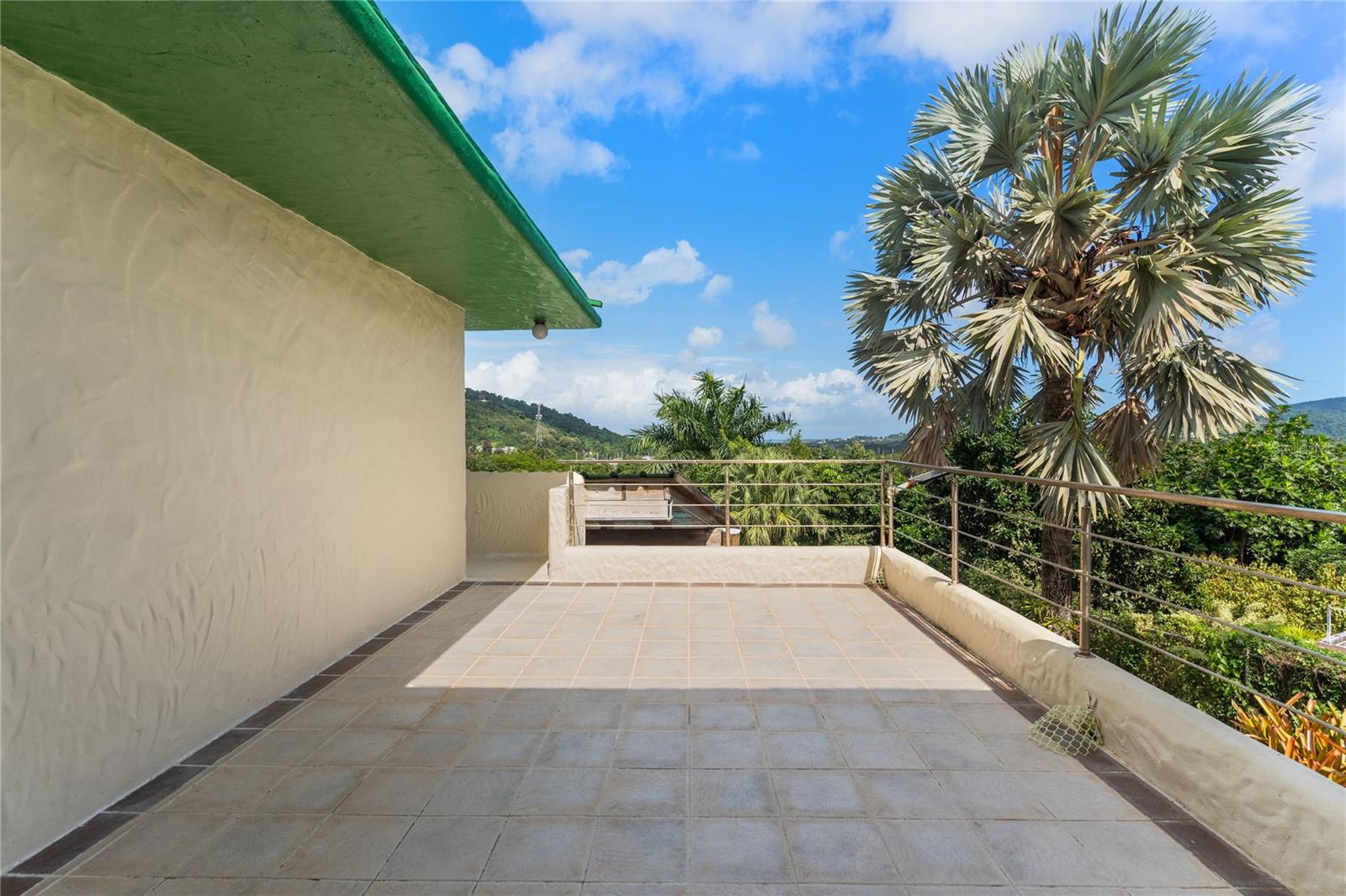 59 Reina Isabel Property Photo 27