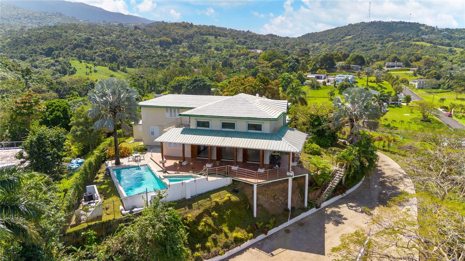 59 Reina Isabel Property Photo 44