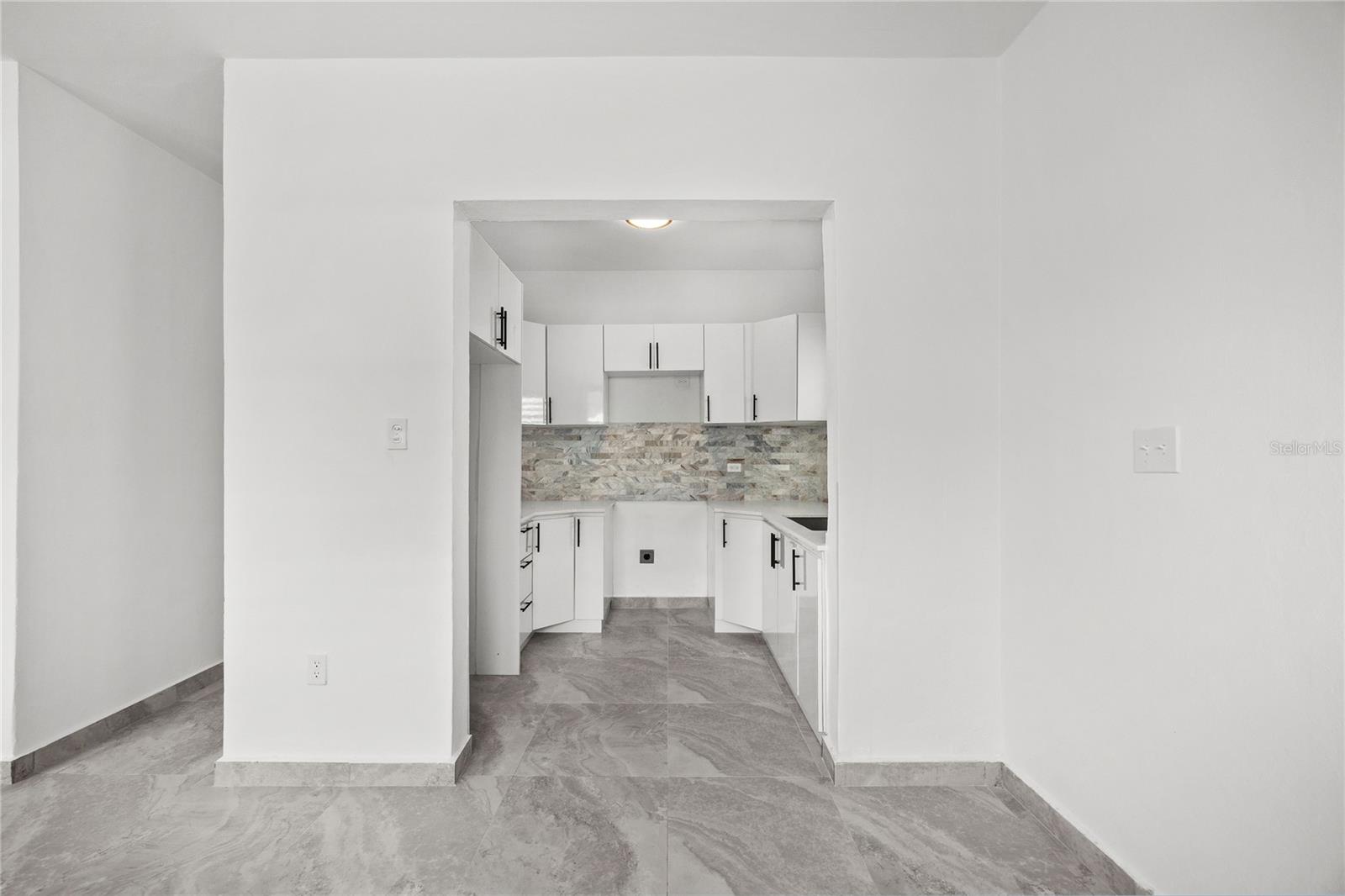 107 Esperanza Property Photo 3