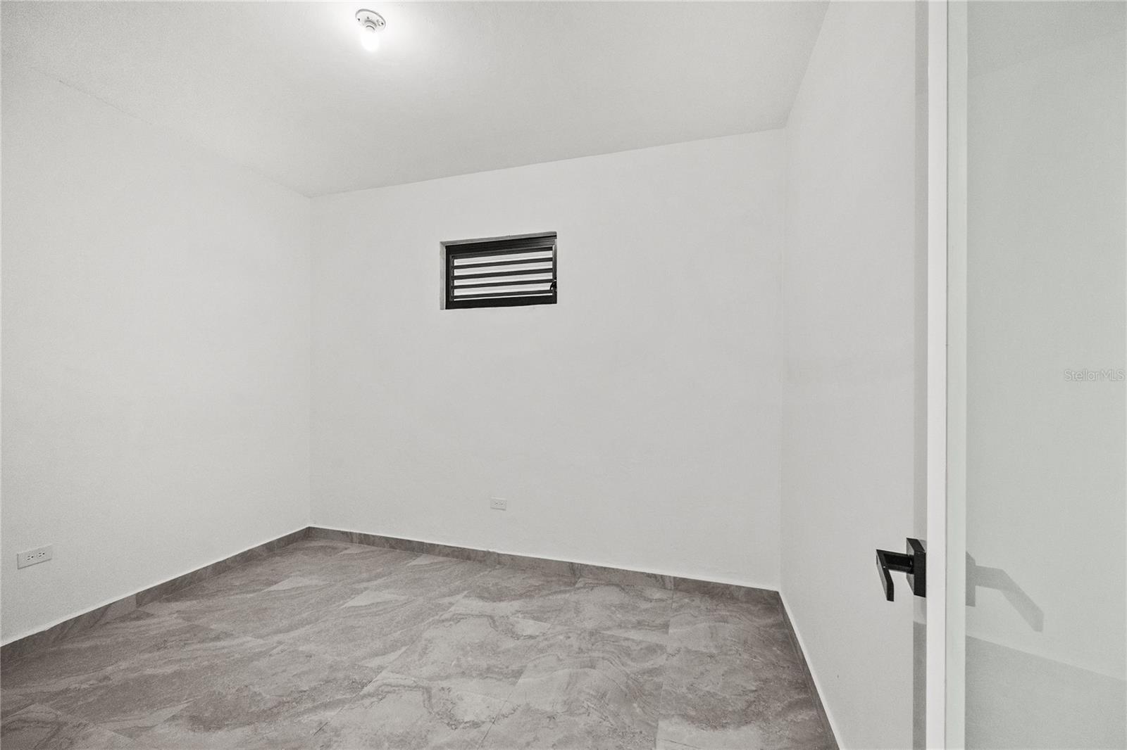 107 Esperanza Property Photo 7