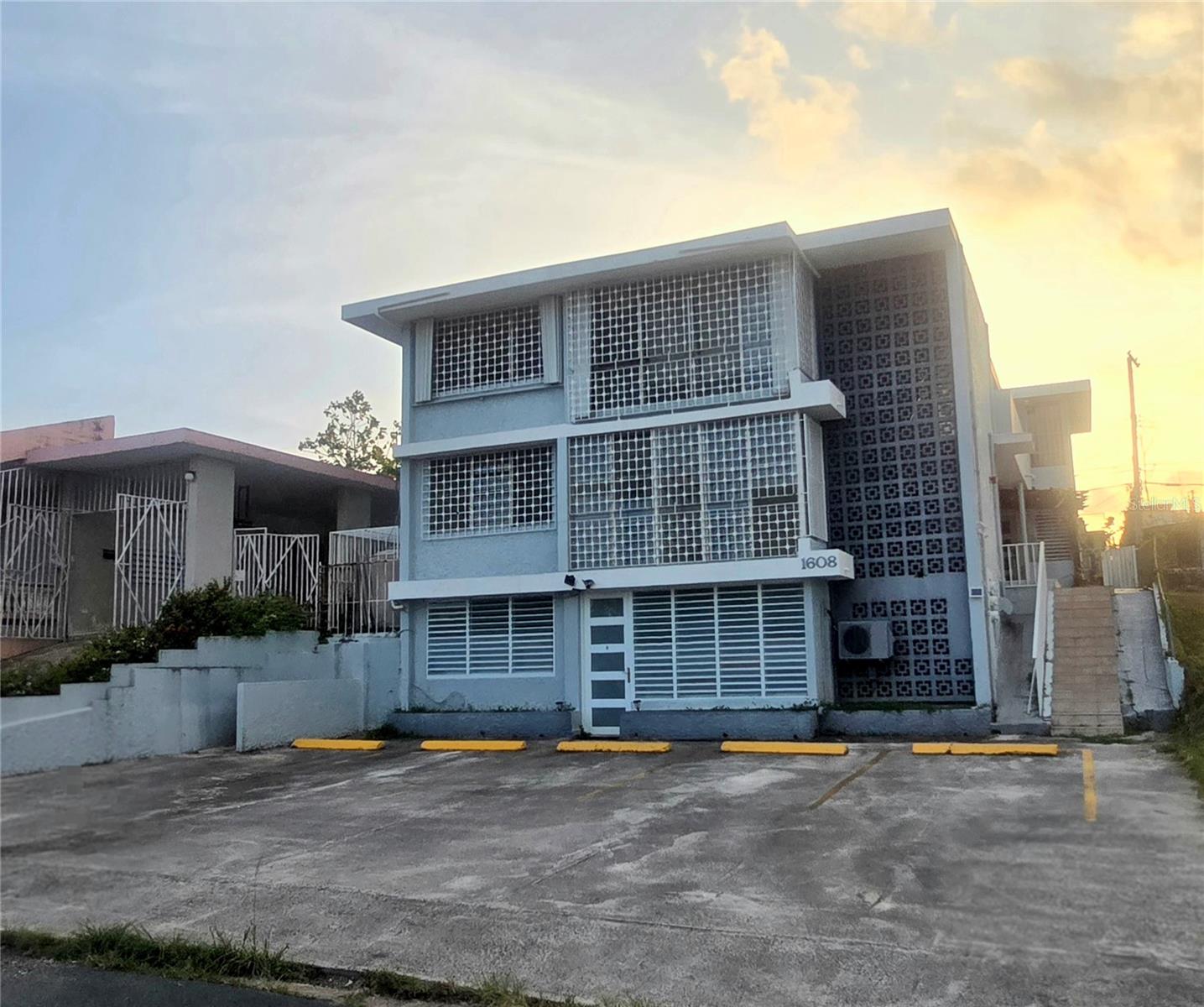 1608 TAMESIS #apt. 201B
