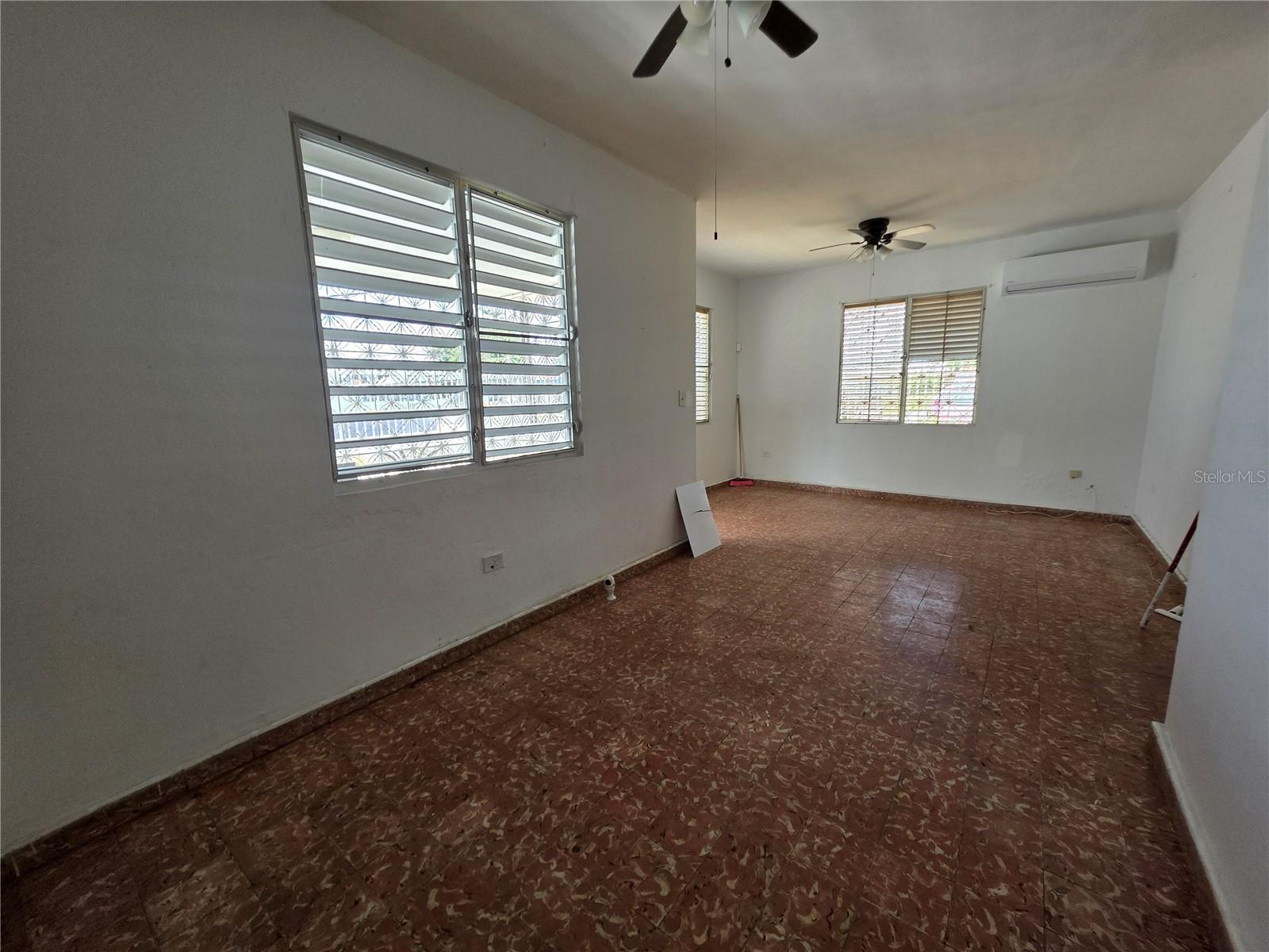 150 Romaguera St Property Photo 3