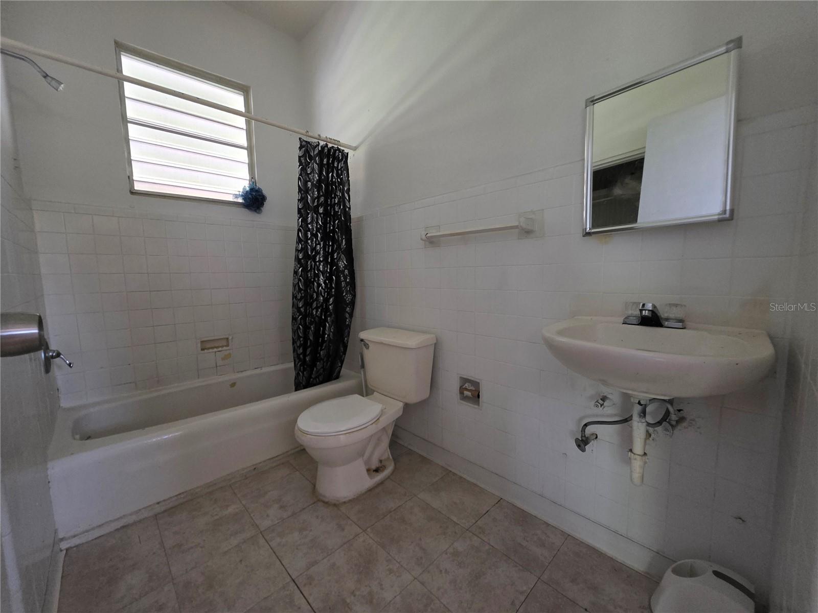 150 Romaguera St Property Photo 4