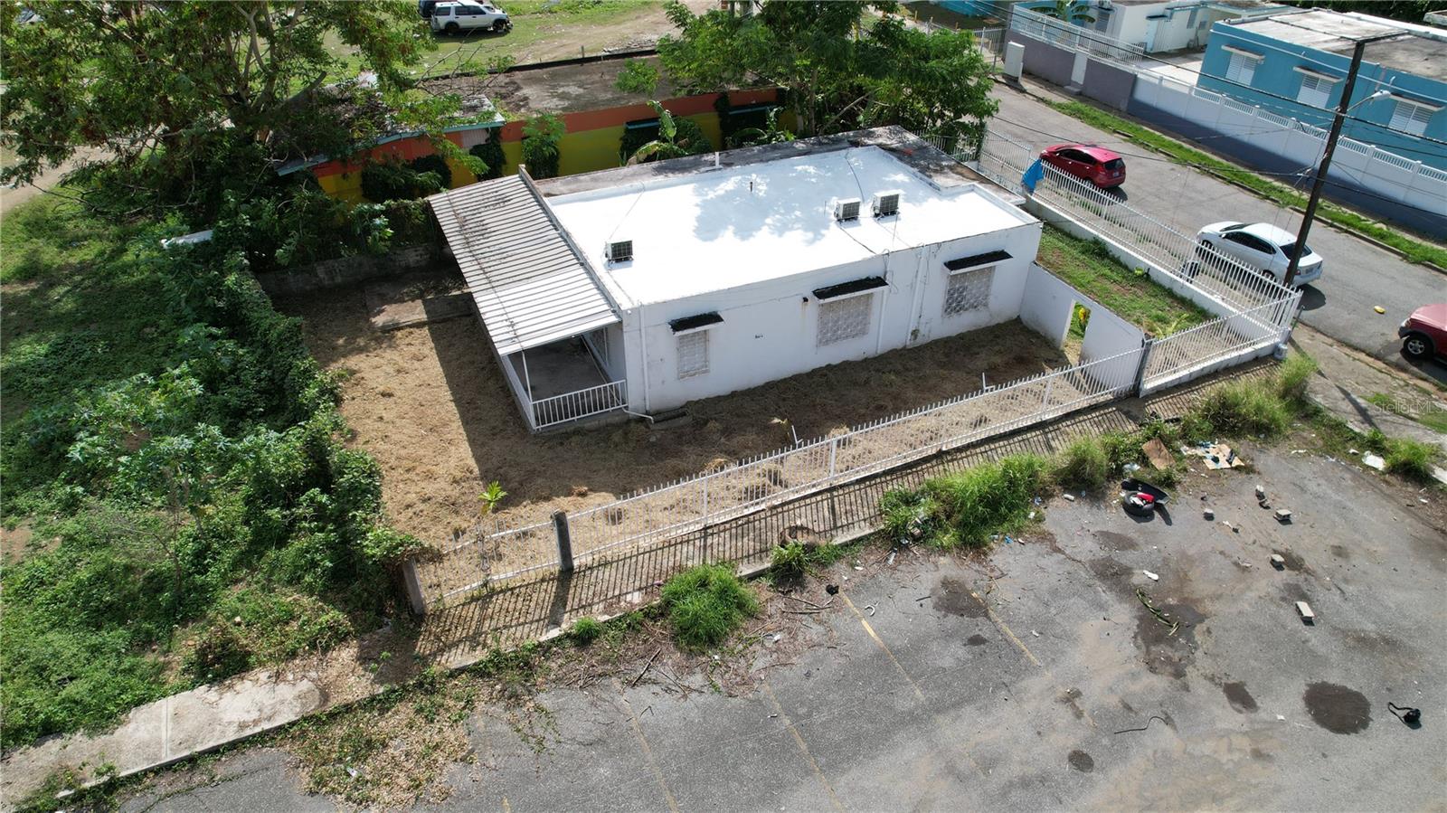 150 Romaguera St Property Photo 5