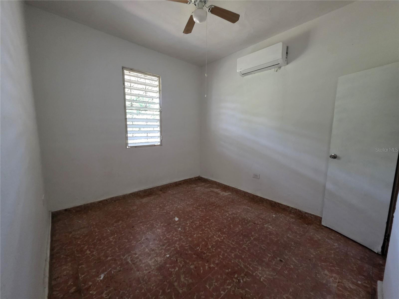 150 Romaguera St Property Photo 11