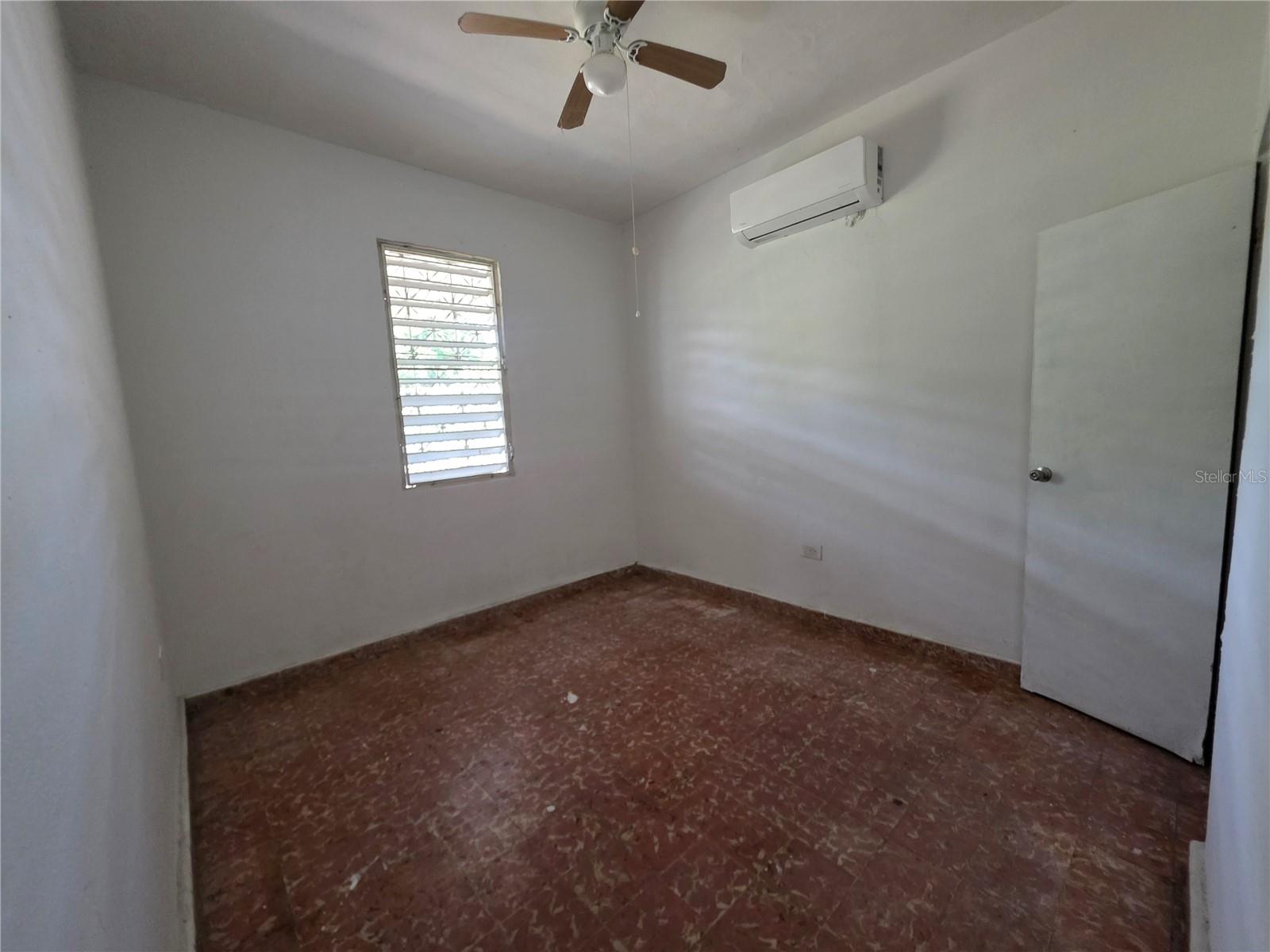 150 Romaguera St Property Photo 12