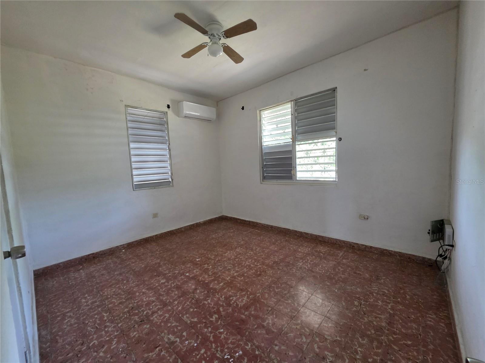 150 Romaguera St Property Photo 13
