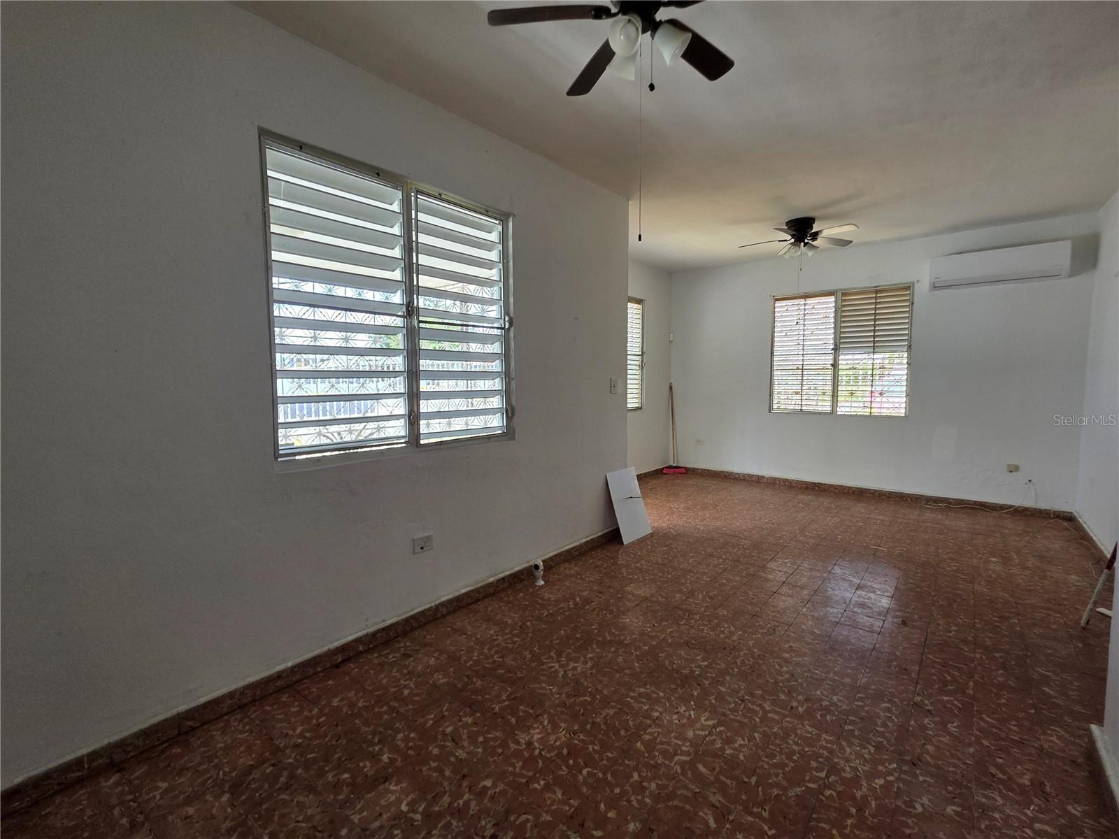 150 Romaguera St Property Photo 16