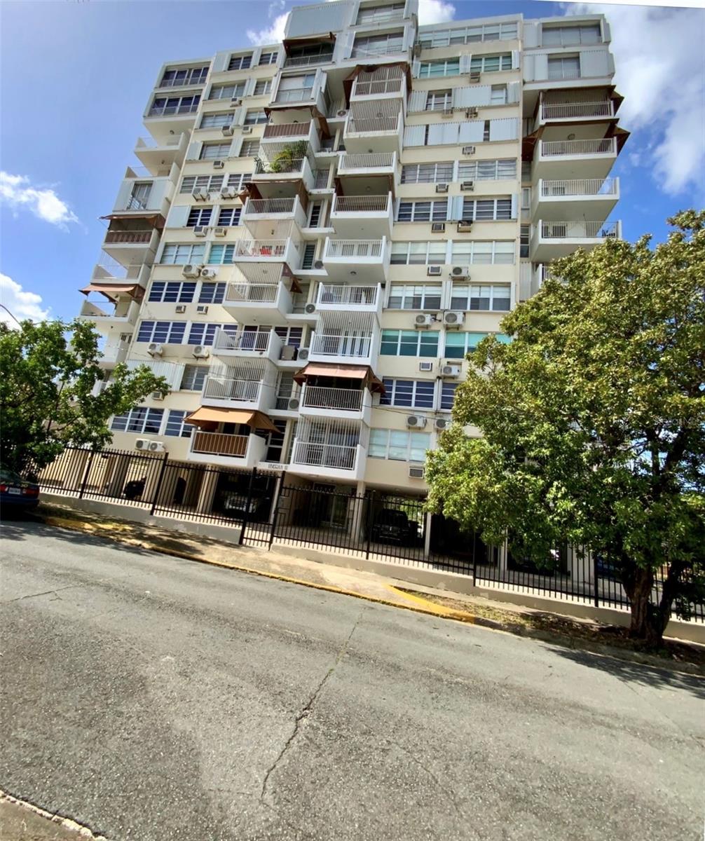552 Austral #403 Property Photo 1