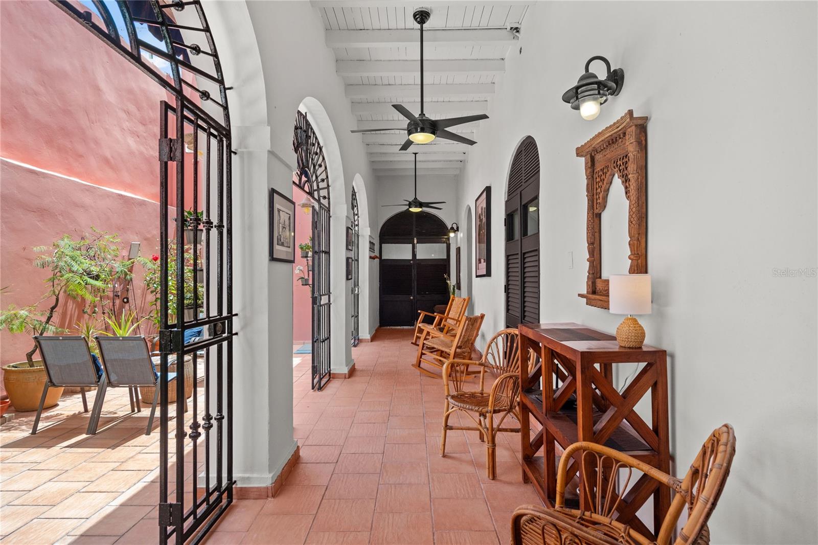 53 San Justo #a2 Property Photo 8