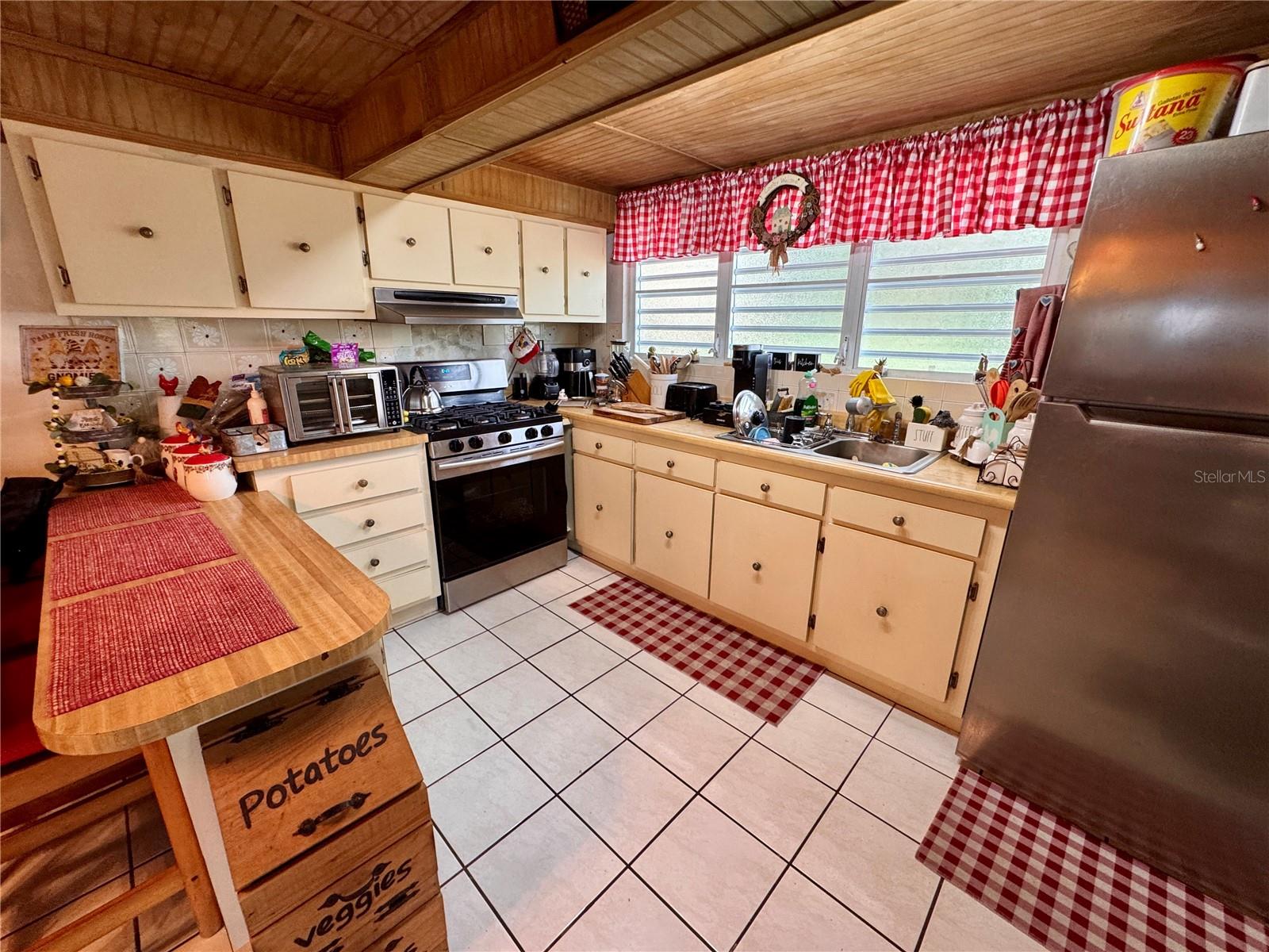 PR9123287 Property Photo 2