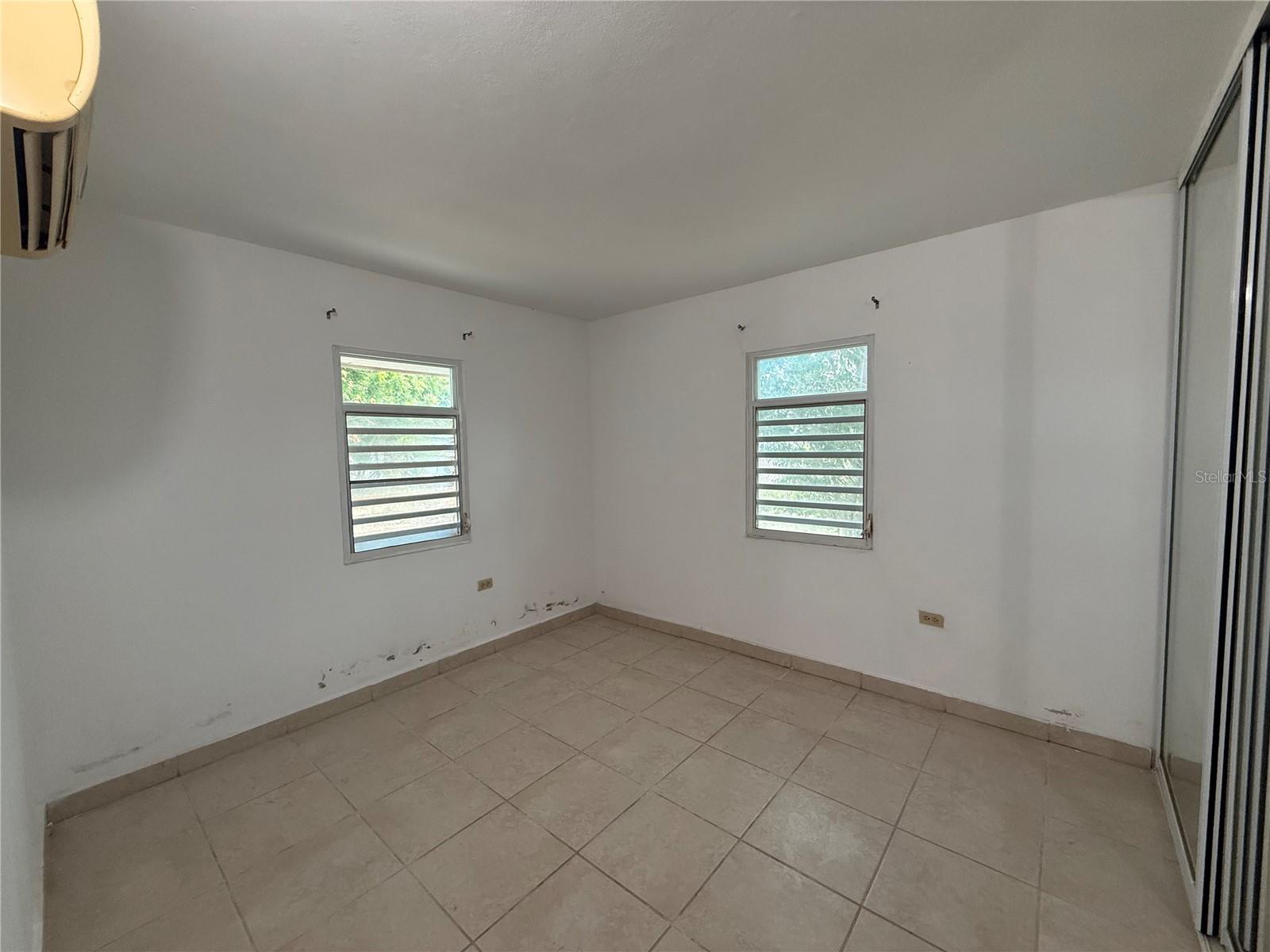 223 Almendro Property Photo 5