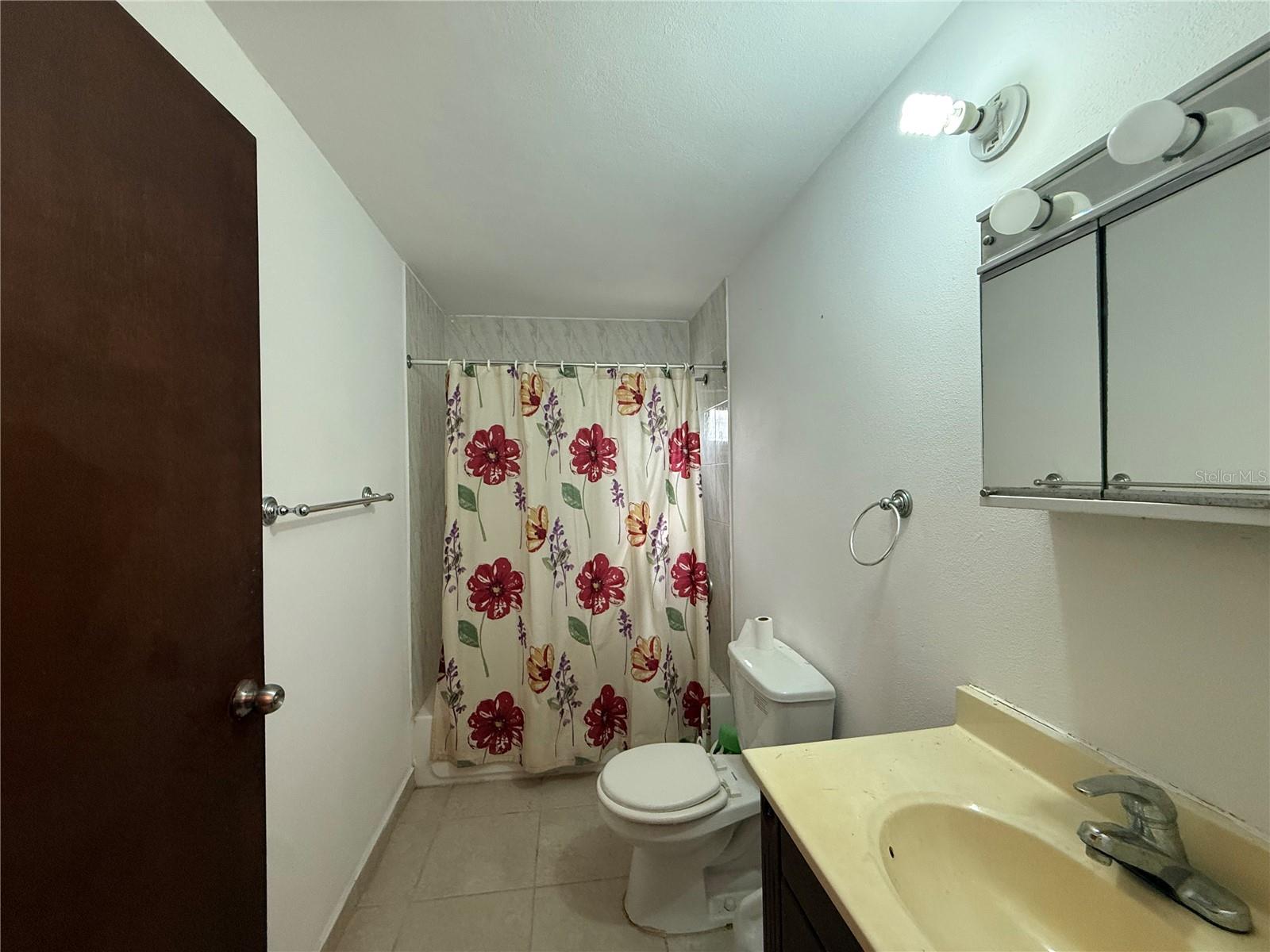 223 Almendro Property Photo 6