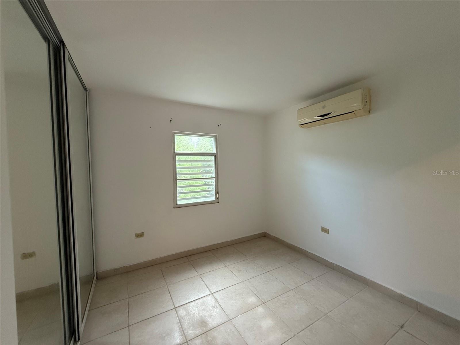 223 Almendro Property Photo 7