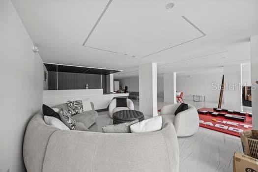 167 Royal Gardens B-9 Property Photo 5