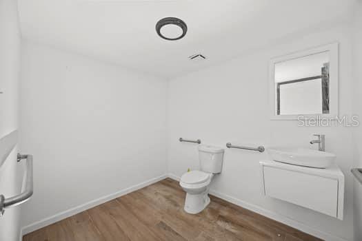 167 Royal Gardens B-9 Property Photo 13