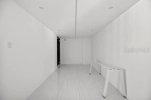 167 Royal Gardens B-9 Property Photo 17