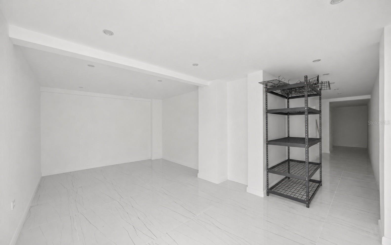 167 Royal Gardens B-9 Property Photo 18