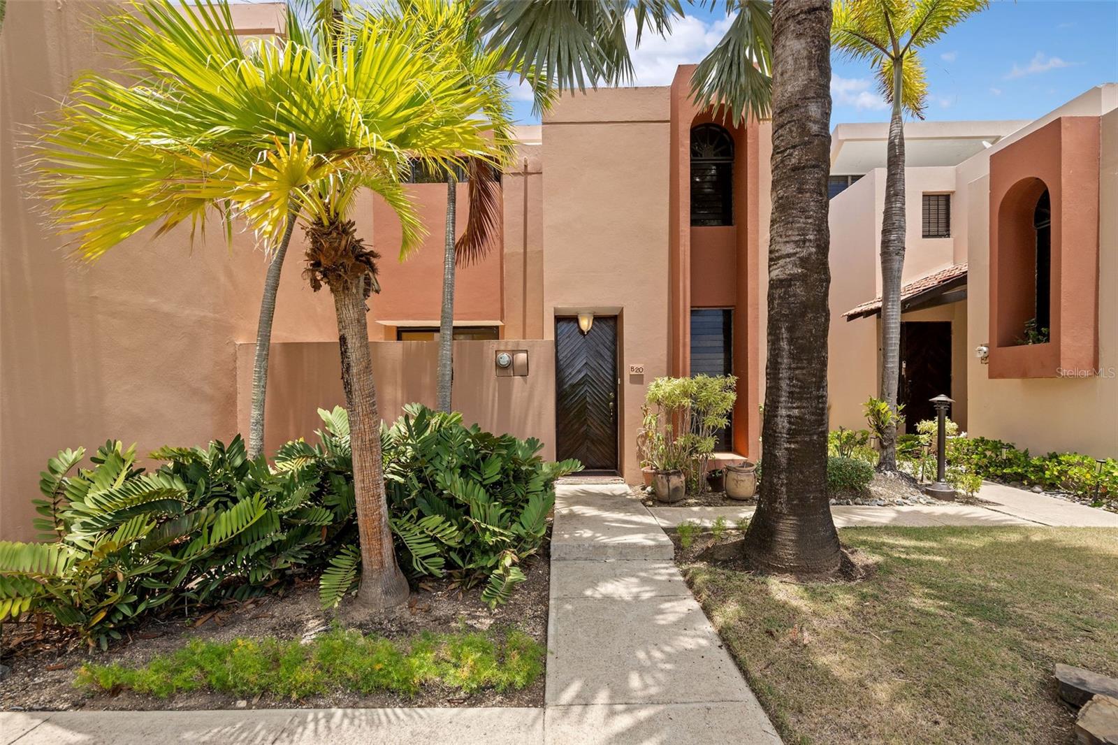 170 Palmas Drive #b20 Property Photo 2
