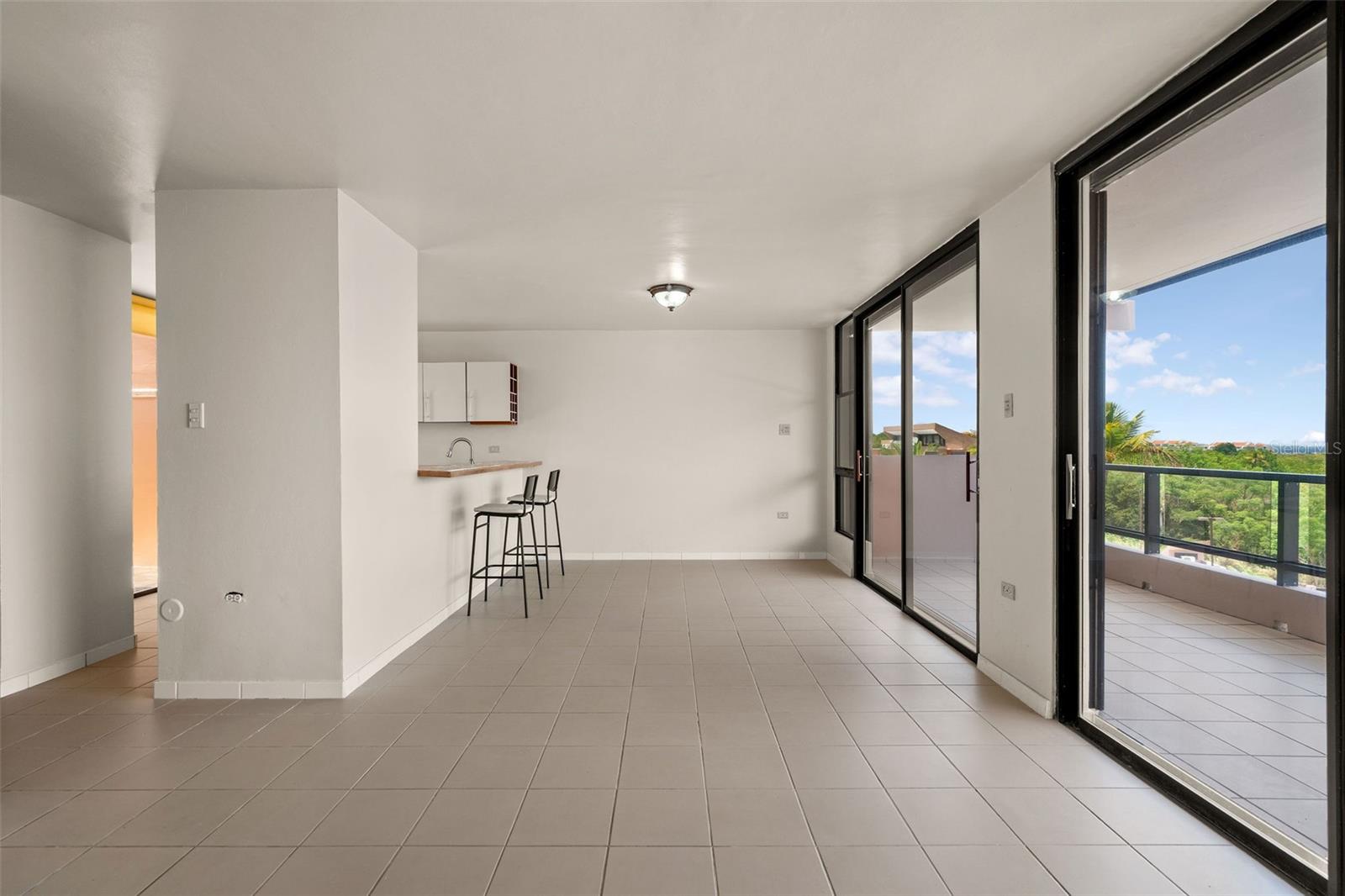 170 Palmas Drive #b20 Property Photo 18