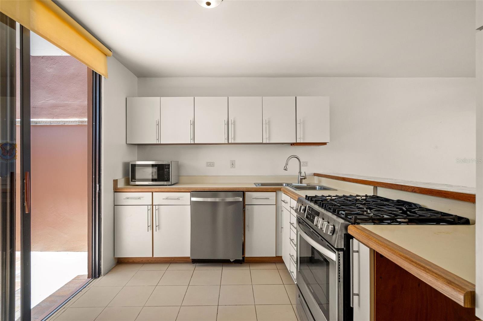 170 Palmas Drive #b20 Property Photo 24