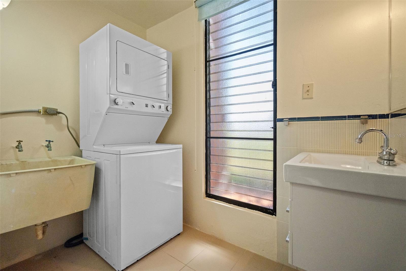170 Palmas Drive #b20 Property Photo 44