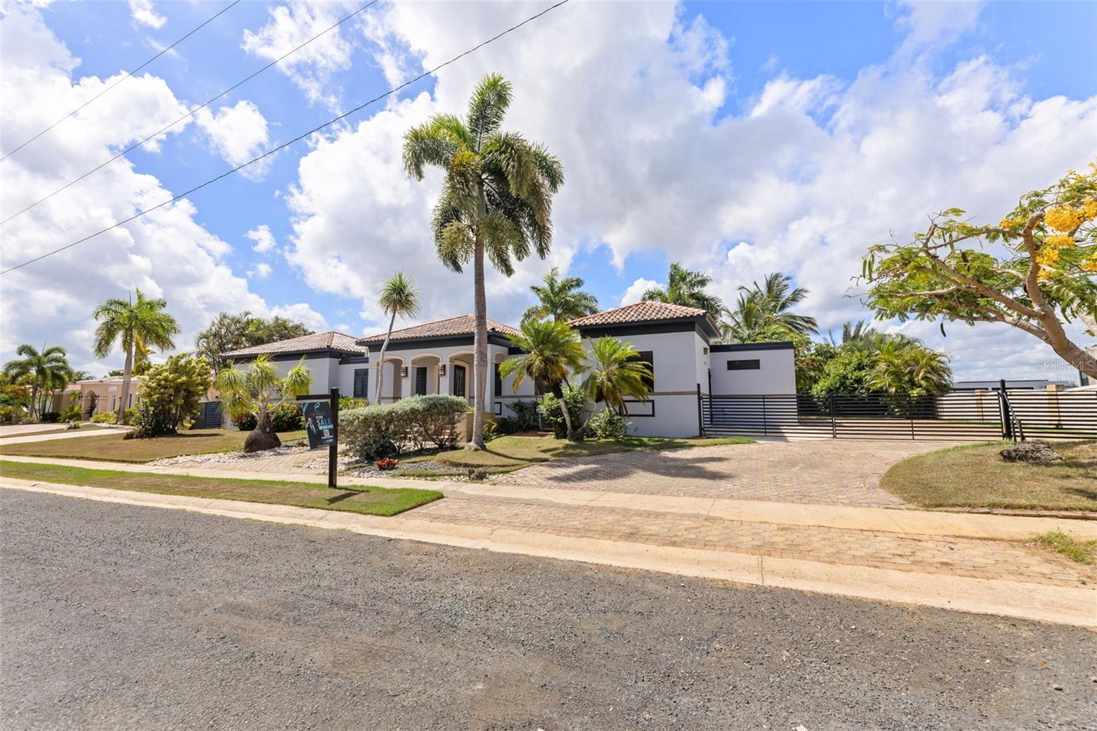 PR9123340 Property Photo 2