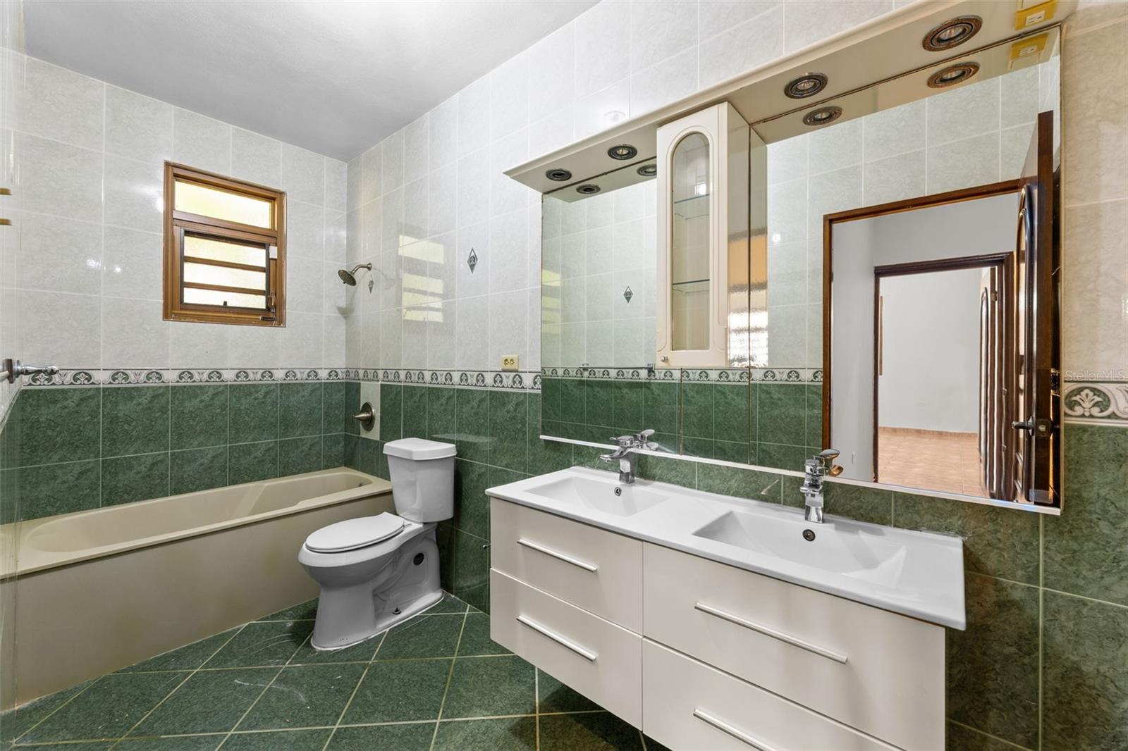 PR9123340 Property Photo 26
