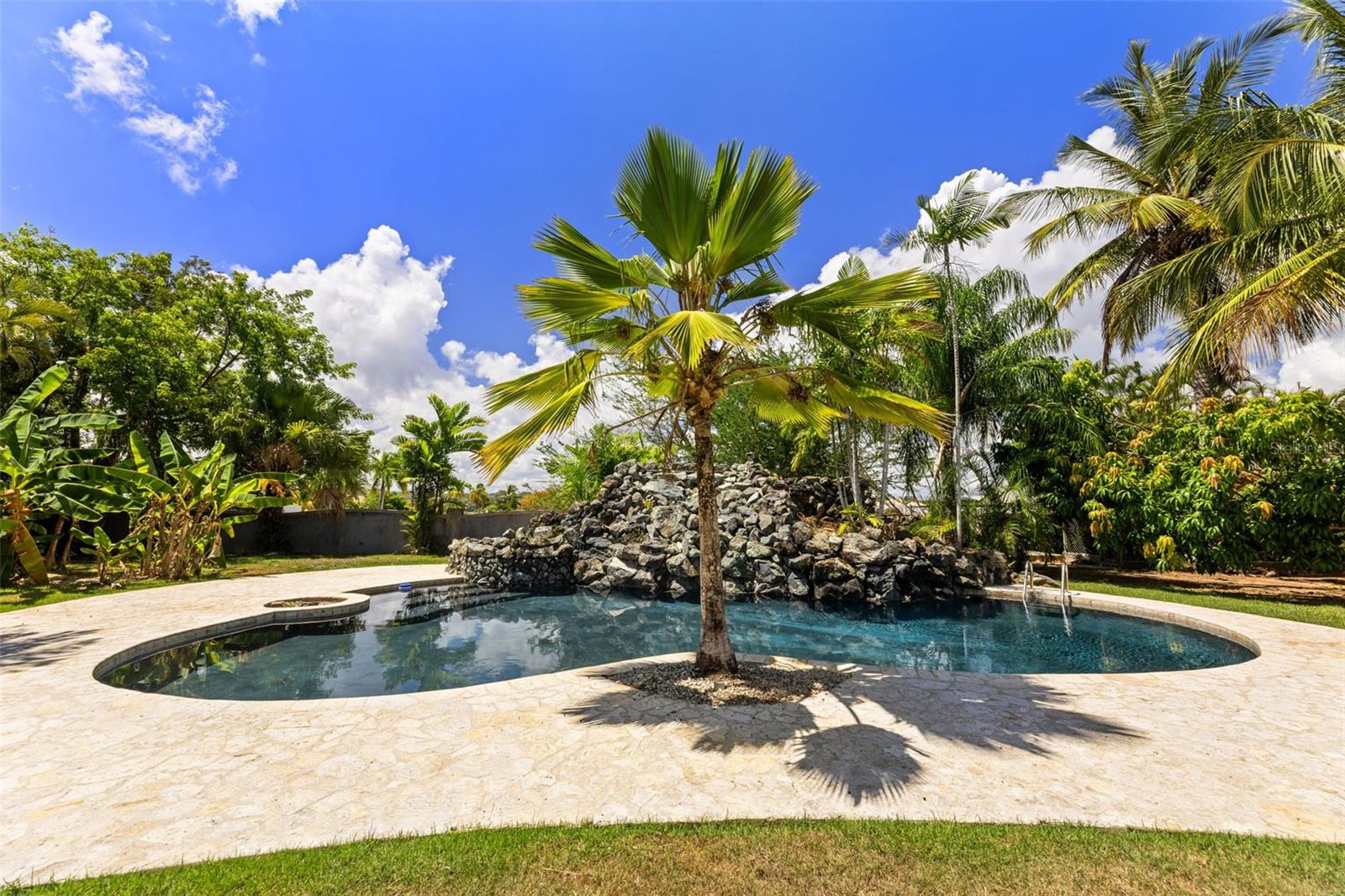 PR9123340 Property Photo 32