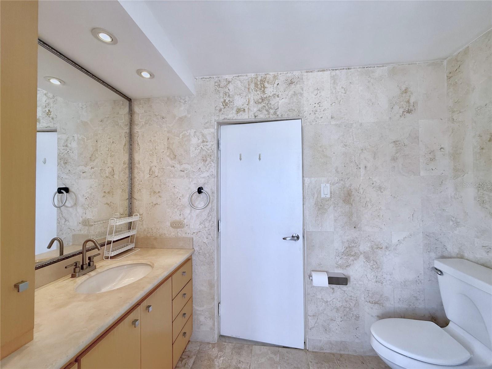 801 C. Washington #1203 Property Photo 33